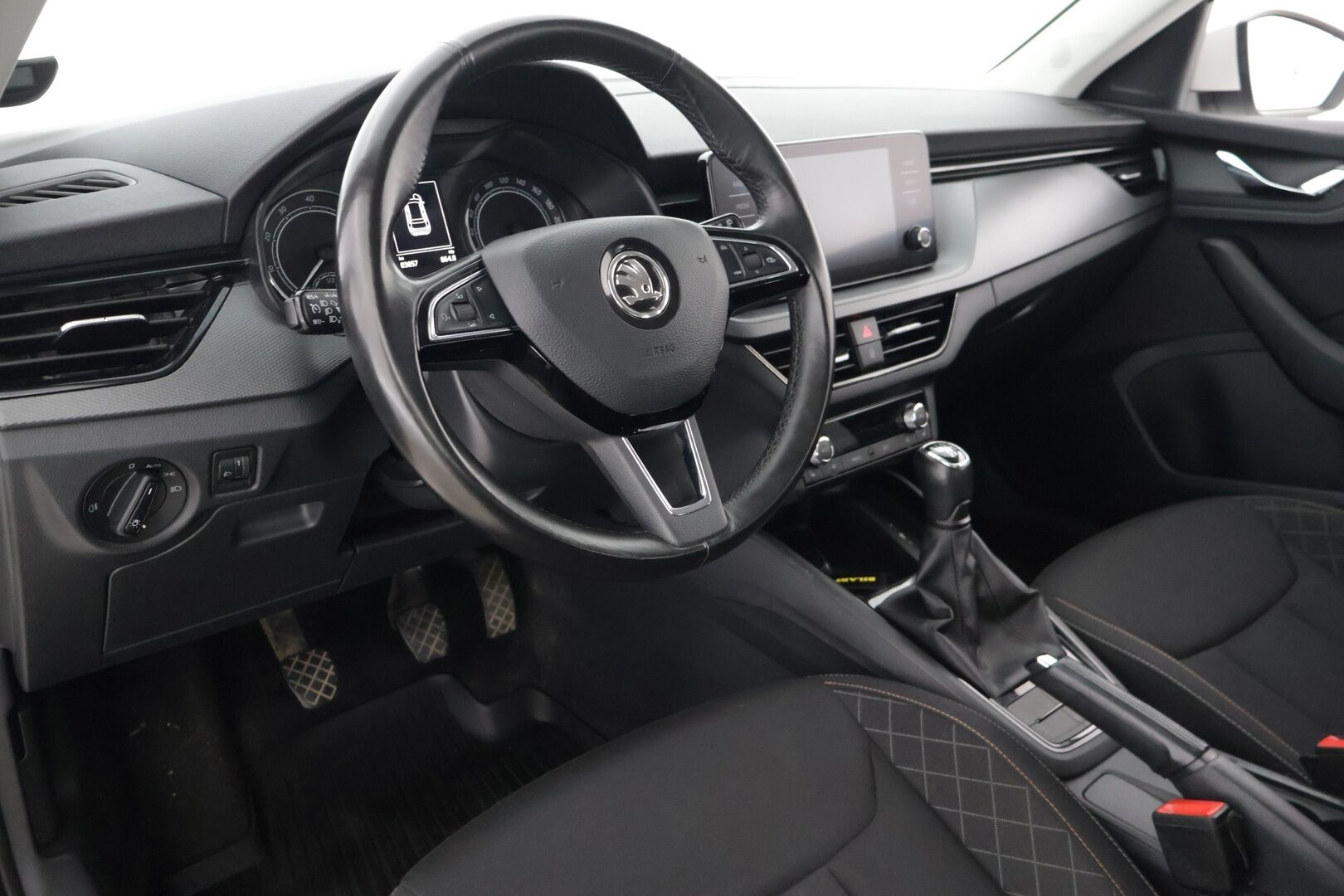 Skoda Kamiq 2020 1,0 TSI G-TEC Ambition **Lohko / SmartLink / Vakkari / Lane assist** - Kahdet renkaat vanteineen / Ratinlämmitys - Osta nyt, maksa vasta ensi vuonna