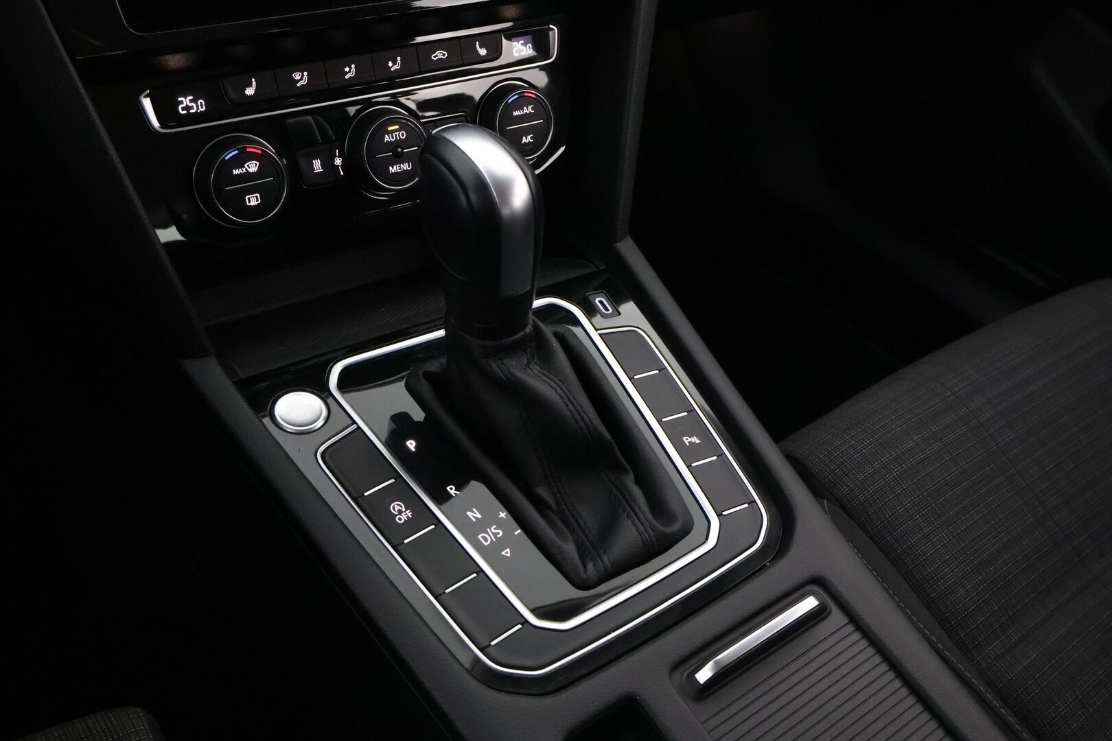 Volkswagen Passat 2020 Variant Style 1,5 TSI EVO 110 kW DSG-automaatti * Suomiauto / Webasto / Adapt.Vakkari / LED / ergoComfort / 2-Omisteinen! - Jakopää juuri tehty / 2x Hyvät renkaat aluvantein / Juuri tullut Tampereelle!