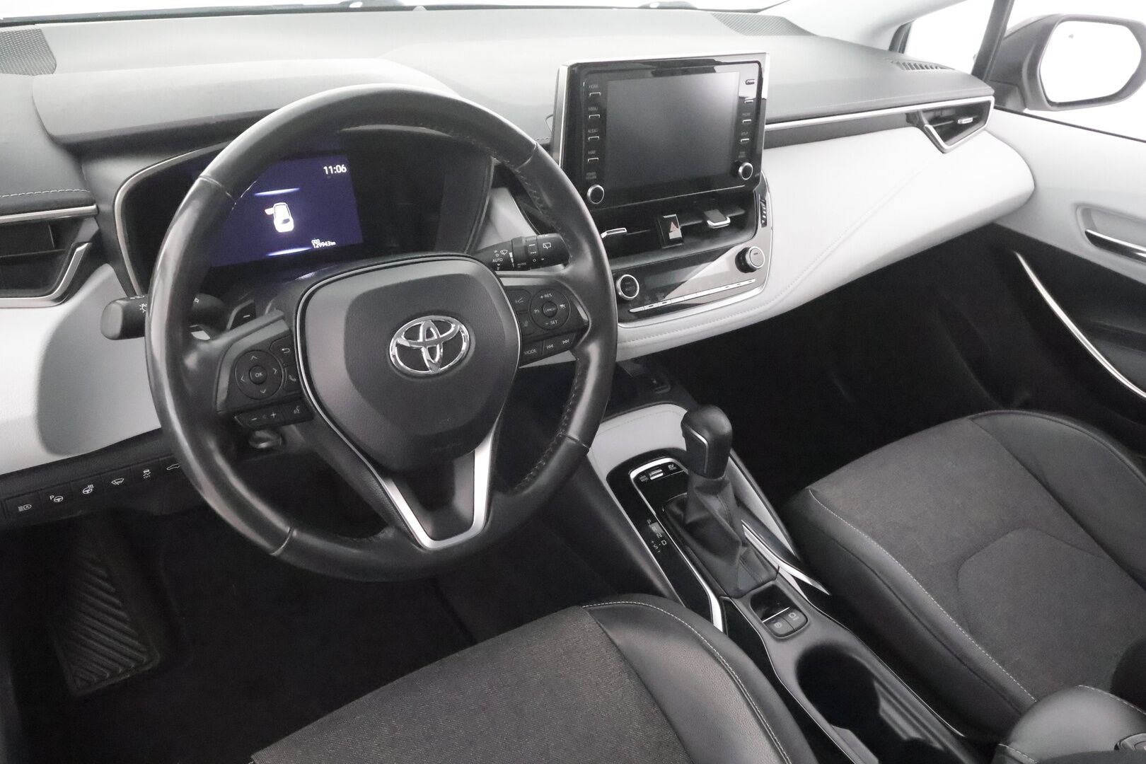 Toyota Corolla 2020 Touring Sports 2,0 Hybrid Style - | Koukku | Lohkolämmitin | ACC | LED | P.Kamera | Navi | Kaistavahti | Keyless | Suomi-auto | Kahdet renkaat |