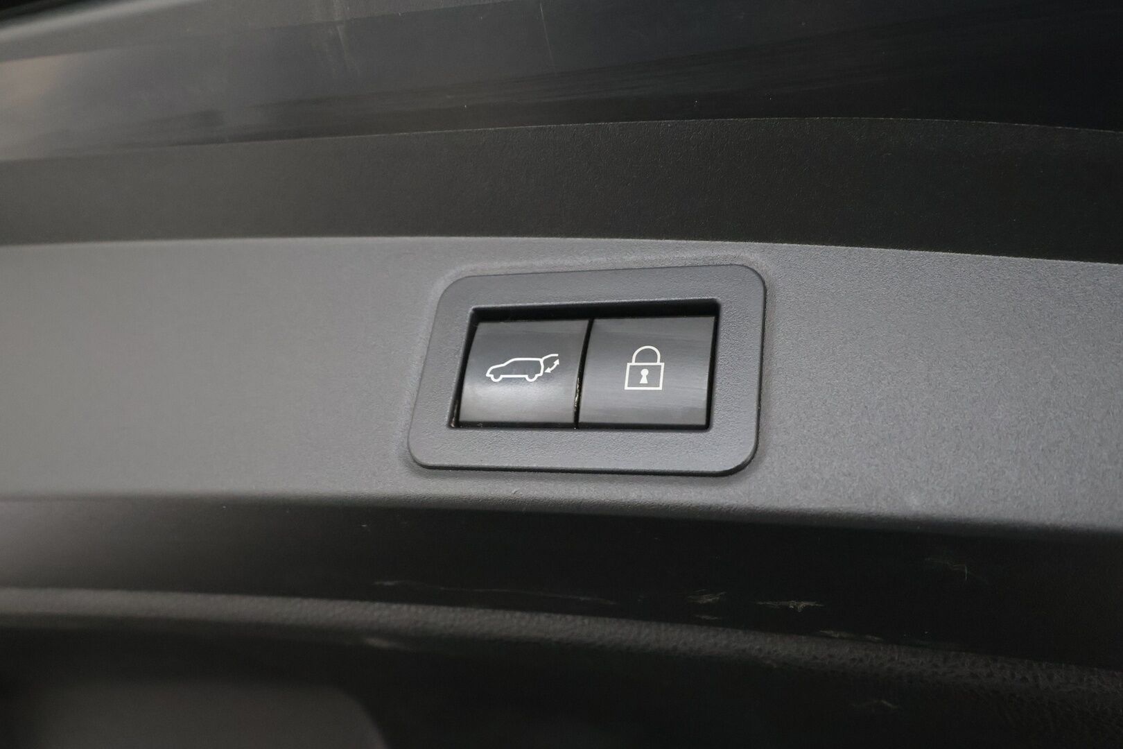 Toyota Corolla 2020 Touring Sports 2,0 Hybrid Style - | Koukku | Lohkolämmitin | ACC | LED | P.Kamera | Navi | Kaistavahti | Keyless | Suomi-auto | Kahdet renkaat |