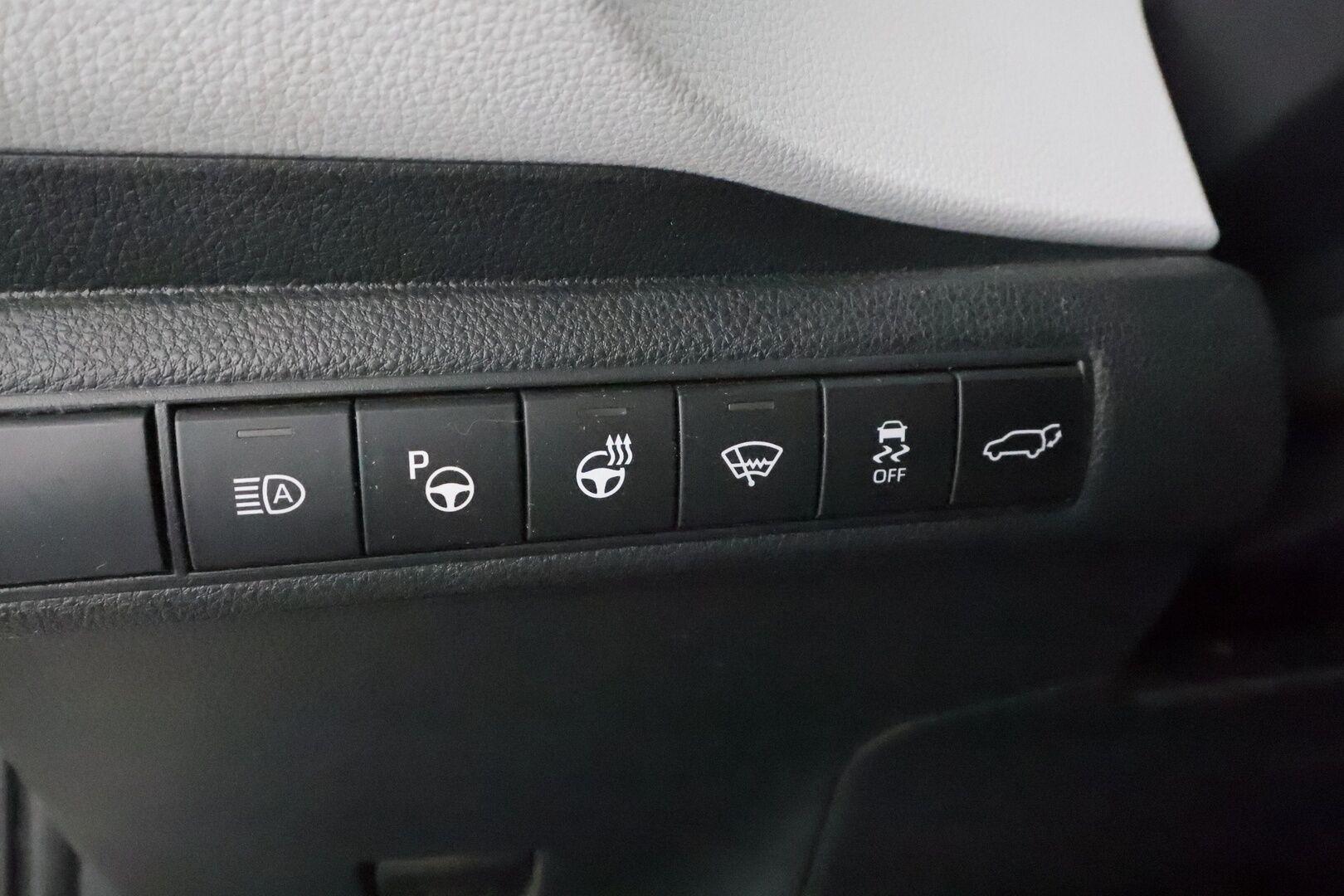 Toyota Corolla 2020 Touring Sports 2,0 Hybrid Style - | Koukku | Lohkolämmitin | ACC | LED | P.Kamera | Navi | Kaistavahti | Keyless | Suomi-auto | Kahdet renkaat |