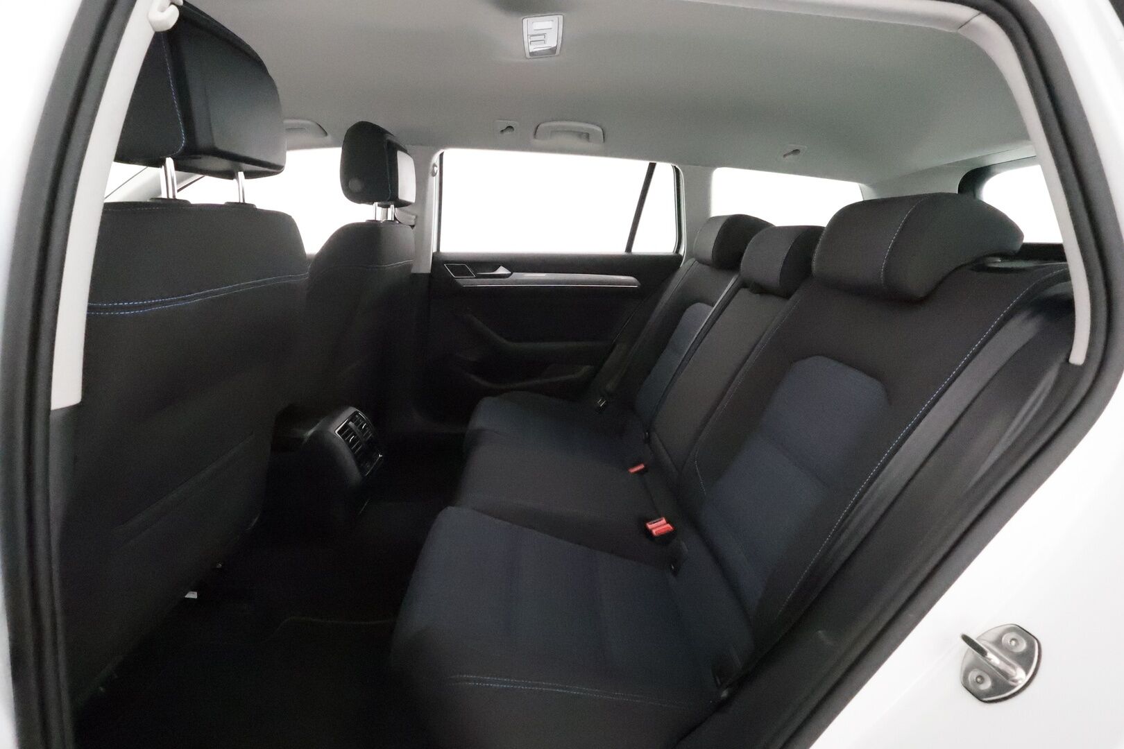 Volkswagen Passat 2020 Variant GTE Plug-In Hybrid 160 kW DSG **Webasto / Adapt.Vakkari / Matrix-LED / P.Kamera / Navi / Kaistavahti / Keyless** - Suomi-auto / Kahdet Renkaat