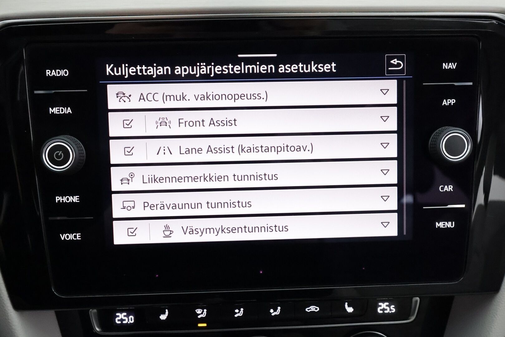 Volkswagen Passat 2020 Variant R-Line 1,5 TSI EVO 110 kW DSG * 1-om Suomi-auto / Webasto / ACC / P.kamera / Matrix-LED / Sähkökontti *
