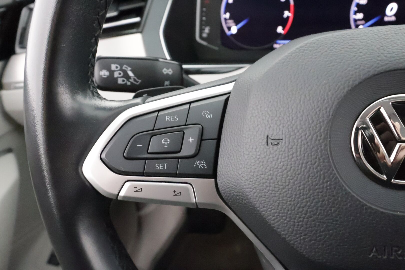 Volkswagen Passat 2020 Variant R-Line 1,5 TSI EVO 110 kW DSG * 1-om Suomi-auto / Webasto / ACC / P.kamera / Matrix-LED / Sähkökontti *