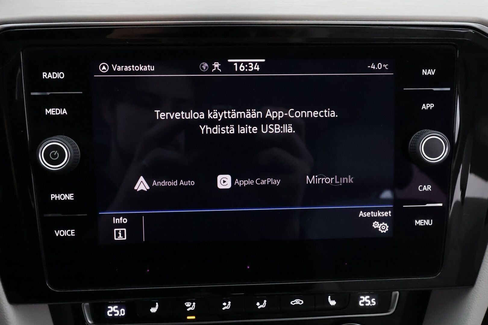 Volkswagen Passat 2020 Variant R-Line 1,5 TSI EVO 110 kW DSG * 1-om Suomi-auto / Webasto / ACC / P.kamera / Matrix-LED / Sähkökontti *