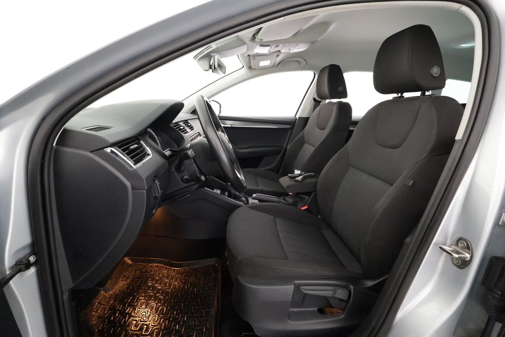Skoda Octavia 2020 Combi 1,5 TSI Style BusinessLine DSG Autom. - Suomiauto / ACC / Webasto / Peruutuskamera / Vetokoukku / Navigointi