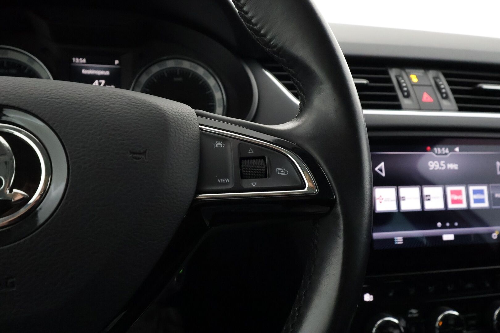 Skoda Octavia 2020 Combi 1,5 TSI Style BusinessLine DSG Autom. - Suomiauto / ACC / Webasto / Peruutuskamera / Vetokoukku / Navigointi