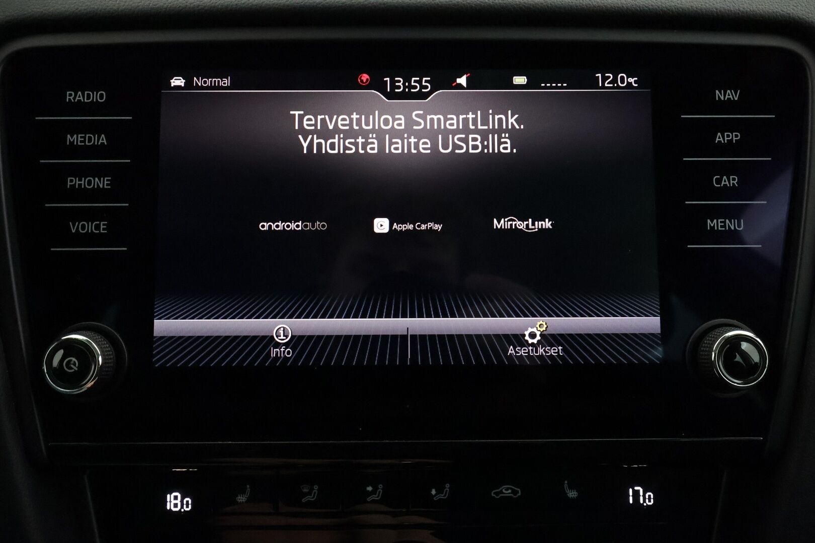 Skoda Octavia 2020 Combi 1,5 TSI Style BusinessLine DSG Autom. - Suomiauto / ACC / Webasto / Peruutuskamera / Vetokoukku / Navigointi
