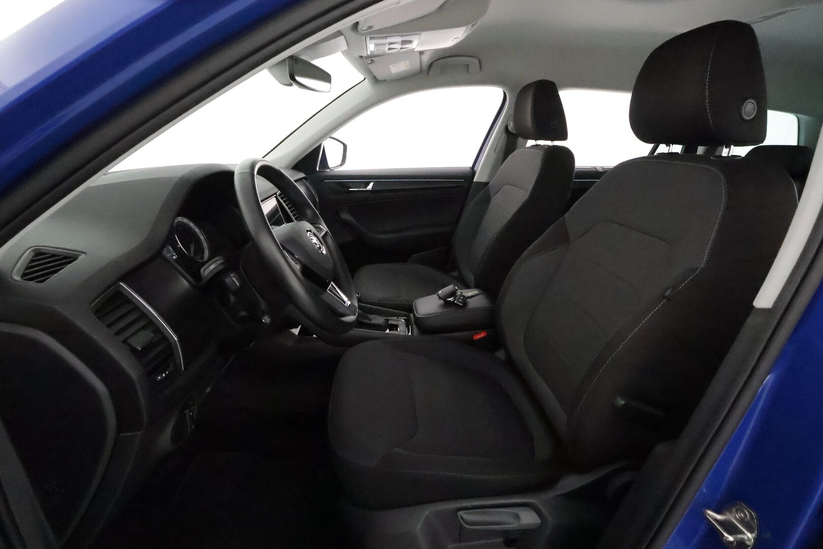 Skoda Kodiaq 2020 2,0 TDI 150 Ambition BusinessLine DSG Autom. **Adapt.vakkari / Webasto / LED / Navi / KeylessGo** - Suomi-auto / Kahdet renkaat aluvanteilla / Ratin lämmitin / Tuulilasin lämmitin / P.tutkat