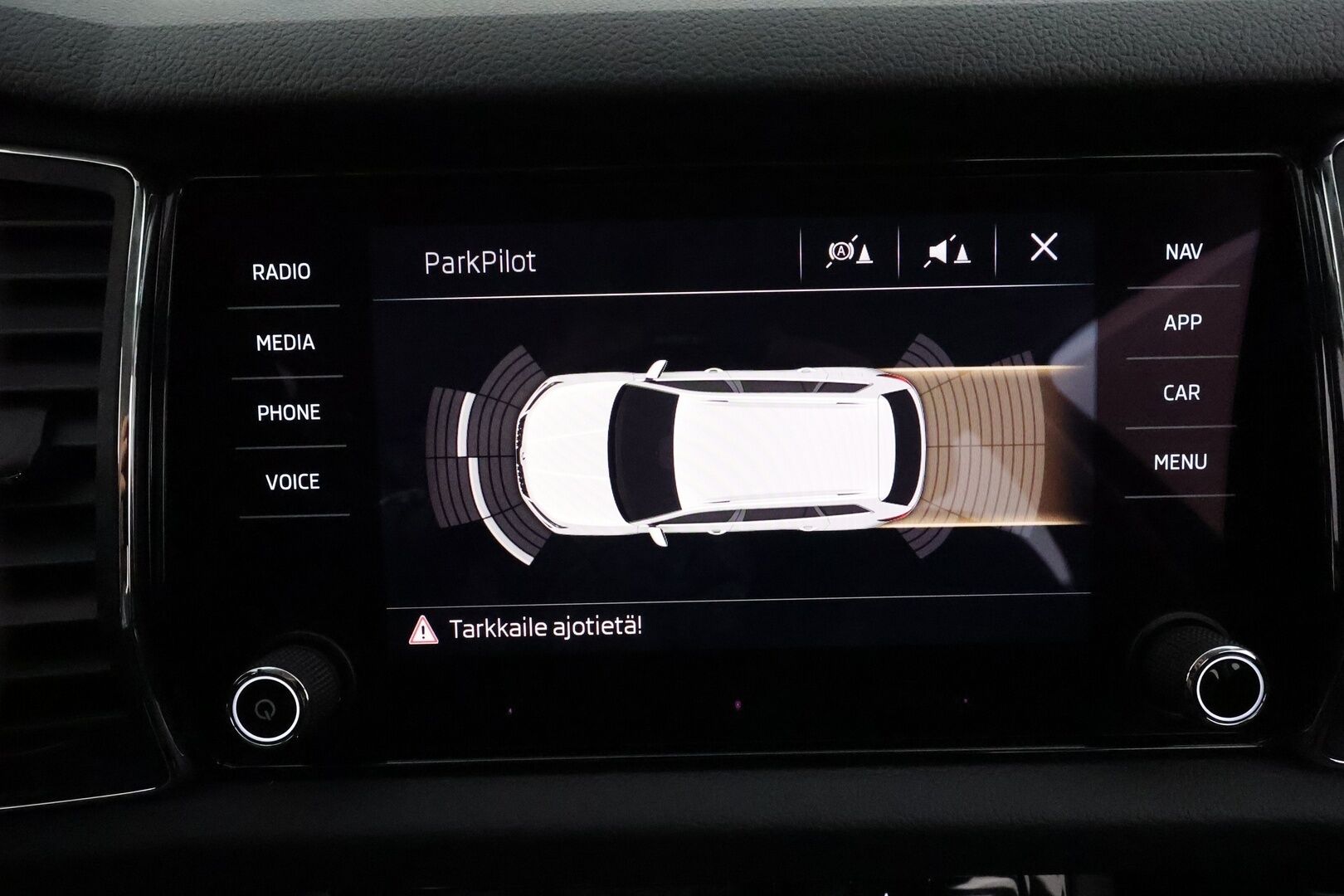 Skoda Kodiaq 2020 2,0 TDI 150 Ambition BusinessLine DSG Autom. **Adapt.vakkari / Webasto / LED / Navi / KeylessGo** - Suomi-auto / Kahdet renkaat aluvanteilla / Ratin lämmitin / Tuulilasin lämmitin / P.tutkat