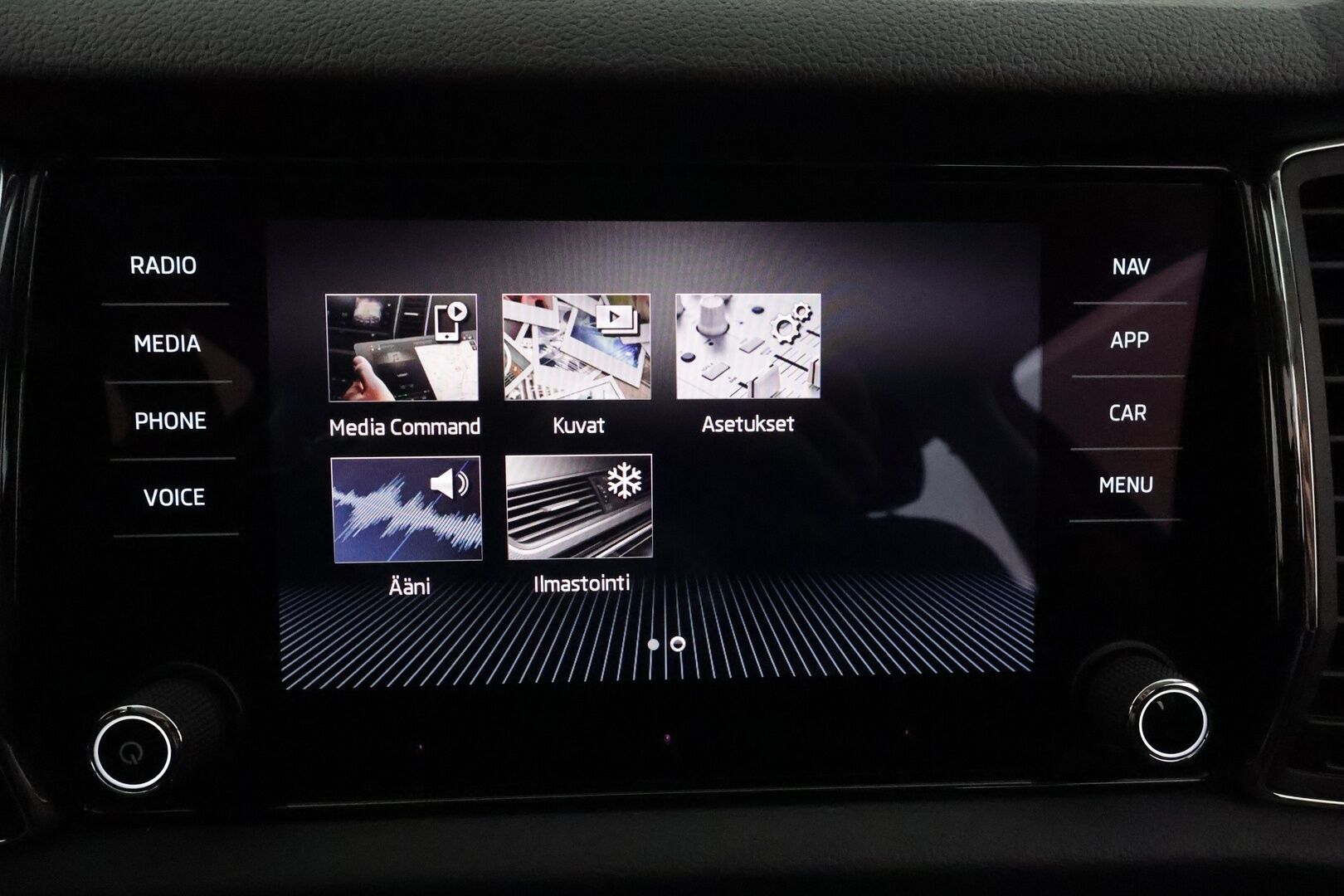 Skoda Kodiaq 2020 2,0 TDI 150 Ambition BusinessLine DSG Autom. **Adapt.vakkari / Webasto / LED / Navi / KeylessGo** - Suomi-auto / Kahdet renkaat aluvanteilla / Ratin lämmitin / Tuulilasin lämmitin / P.tutkat