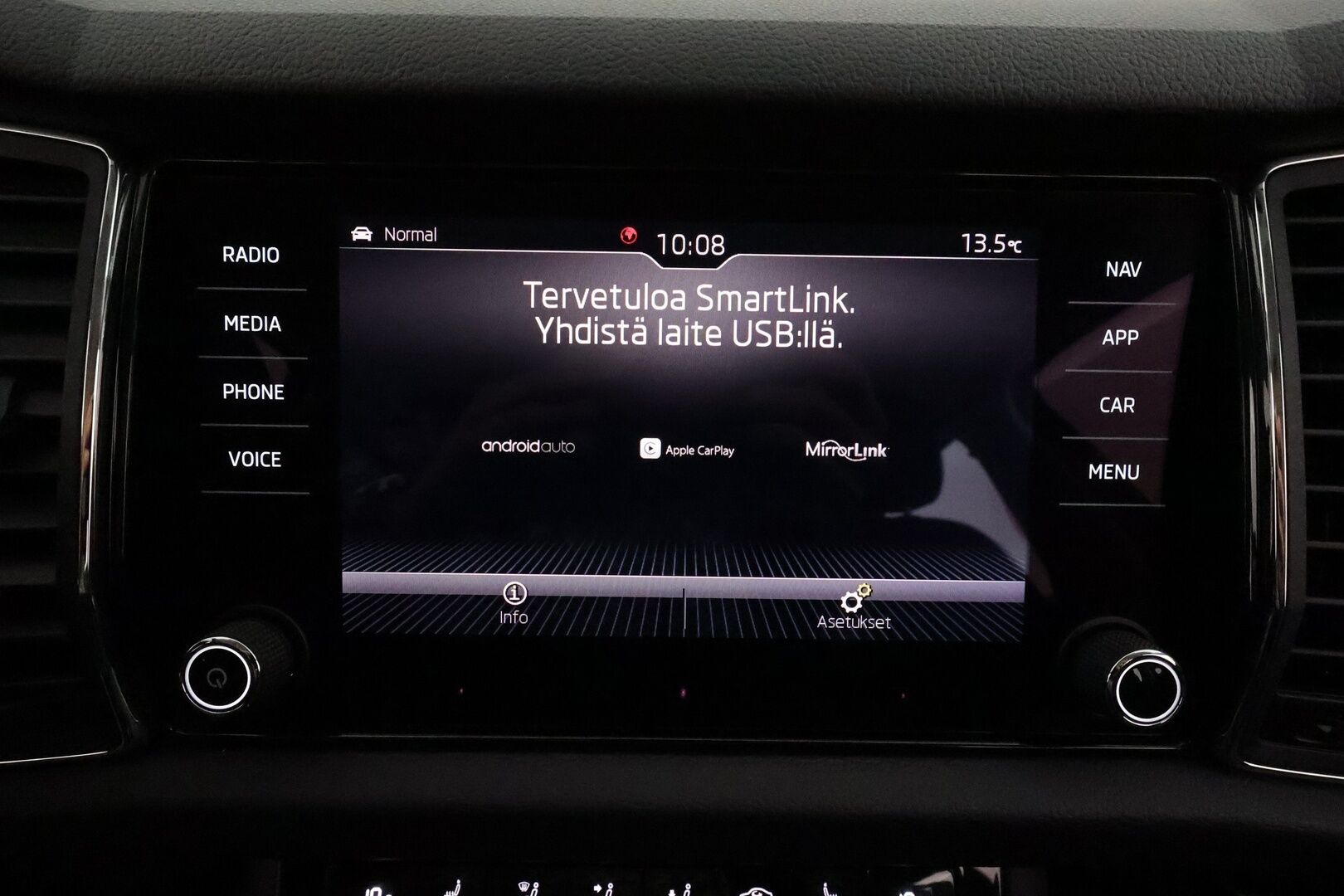 Skoda Kodiaq 2020 2,0 TDI 150 Ambition BusinessLine DSG Autom. **Adapt.vakkari / Webasto / LED / Navi / KeylessGo** - Suomi-auto / Kahdet renkaat aluvanteilla / Ratin lämmitin / Tuulilasin lämmitin / P.tutkat