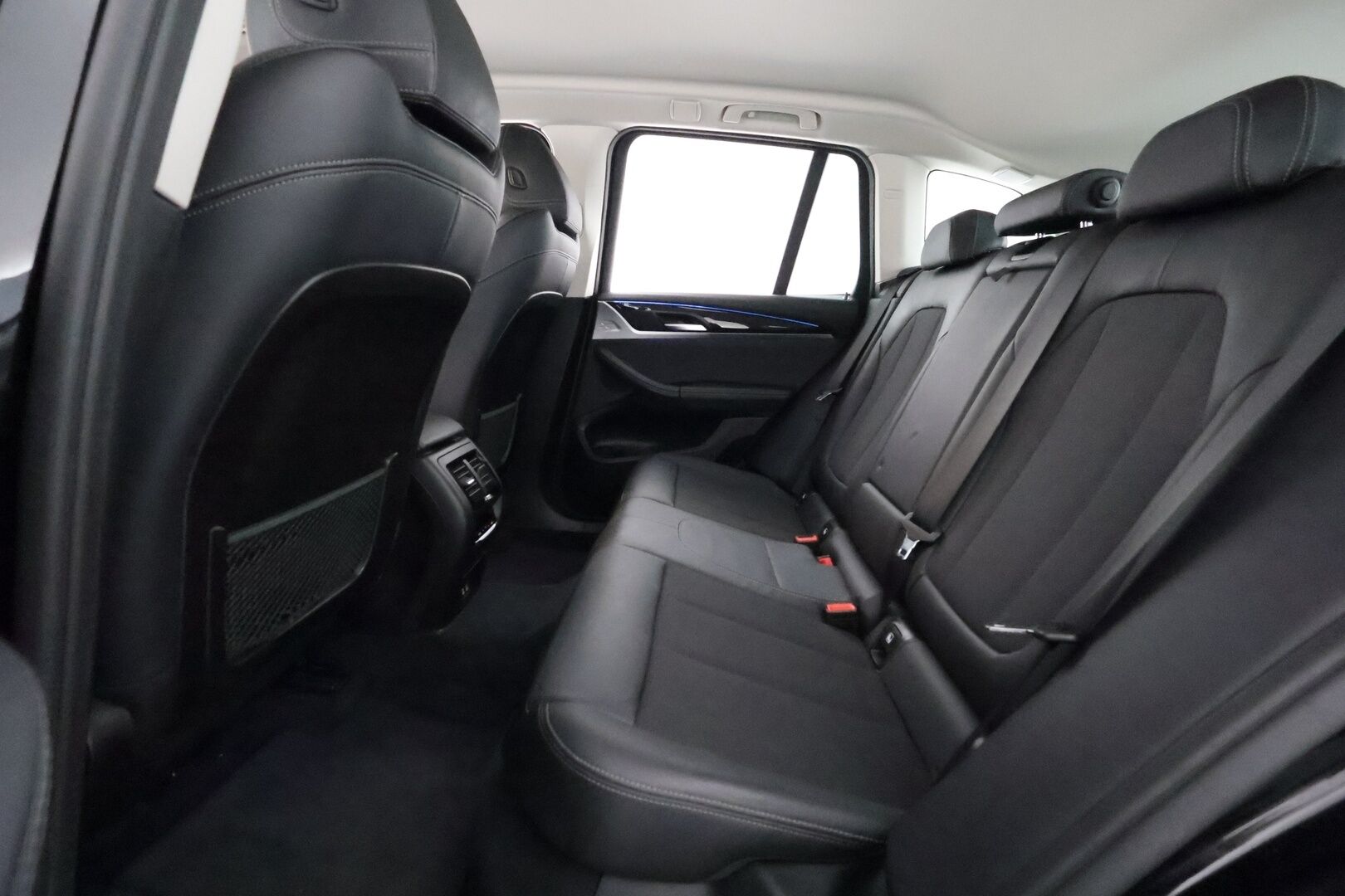 BMW X3 2020 G01 xDrive 30e A Business xLine ** 1.om Suomi-auto / P-Kamera / Sporttipenkit / Koukku / Vakkari / Navi / Puolinahat - 3,99 % KORKOTARJOUS TÄHÄN AUTOON - 