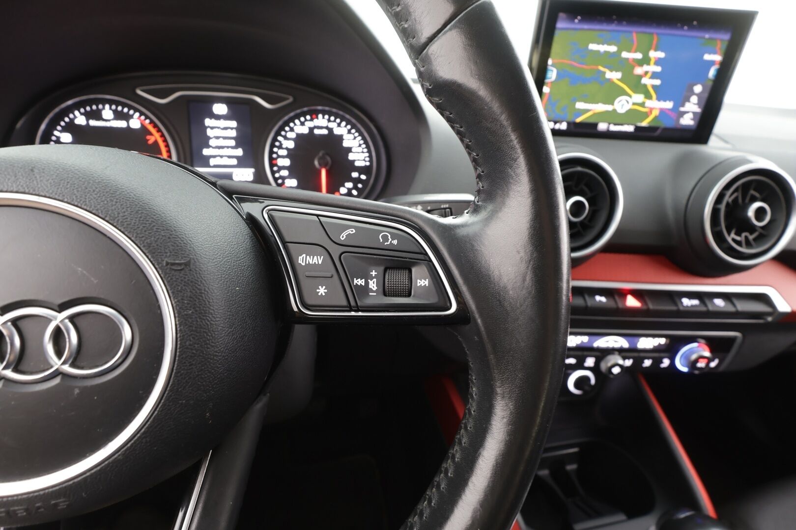 Audi Q2 2018 1,4 TFSI COD 110 kW S tronic - | ACC | Koukku | P.Tutkat | LED | Apple&Android | Kahdet Renkaat