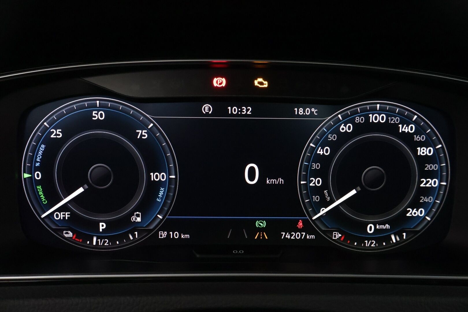 Volkswagen Golf 2018 GTE Plug-In Hybrid 150 kW (204 hv) DSG-automaatti *Adapt. vakkari / Webasto / BLIS / Parkkitutkat / CarPlay & Android Auto* - 2x renkaat alkuperäisillä vanteilla / Jakohihna juuri vaihdettu / Siistikuntoinen yksilö