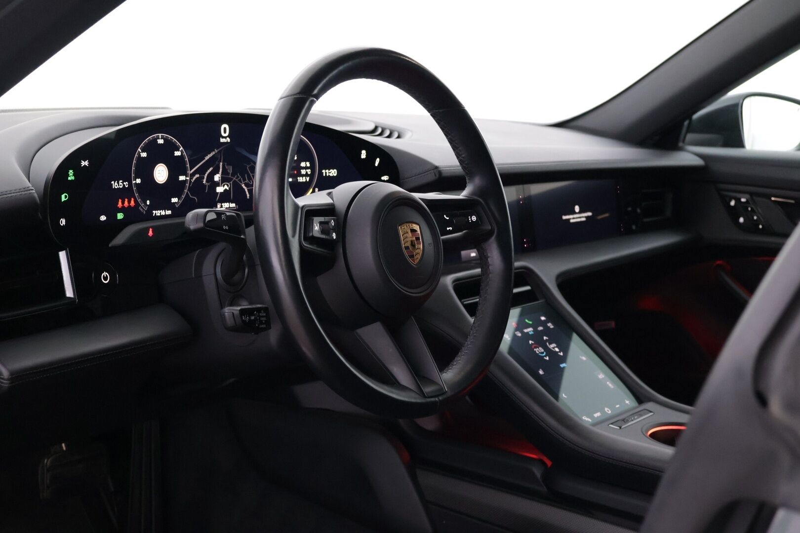 Porsche Taycan 2021 4S *ACC / Lämpöpumppu / Matkustajan näyttö / 14-suunt.ist. / Bose / Ilma-alusta / InnoDrive / Hiilikuitupaketti* - Hyvät Hankook kitkat / 2x Renkaat / Upea 1-omisteinen Suomi-auto!