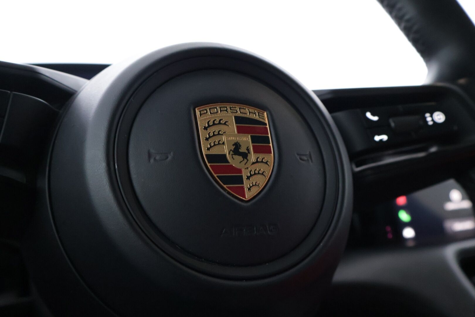 Porsche Taycan 2021 4S *ACC / Lämpöpumppu / Matkustajan näyttö / 14-suunt.ist. / Bose / Ilma-alusta / InnoDrive / Hiilikuitupaketti* - Hyvät Hankook kitkat / 2x Renkaat / Upea 1-omisteinen Suomi-auto!