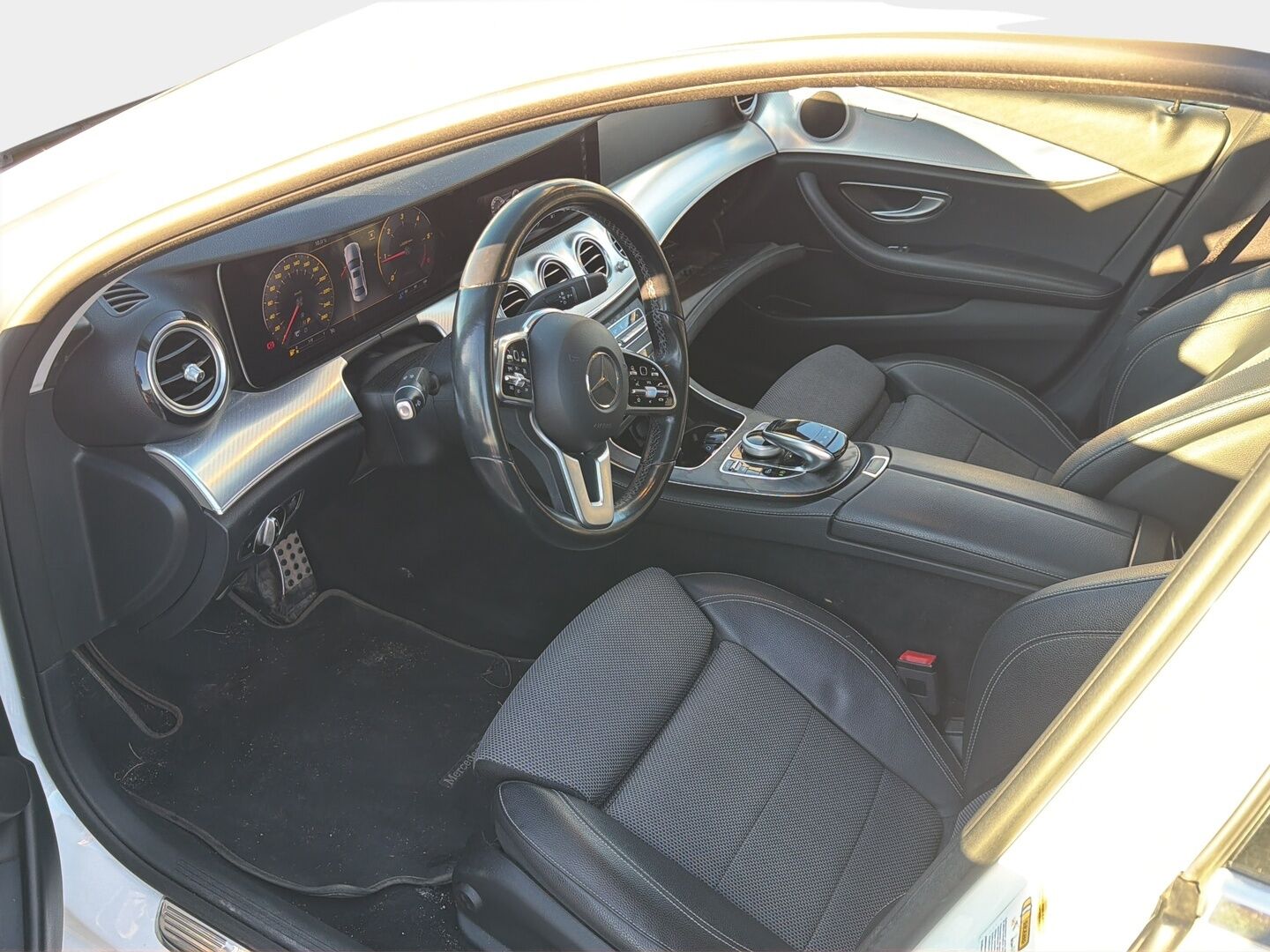Mercedes-Benz E 2020 200 d A Edition One - Suomiauto | Webasto | Multibeam LED | Widescreen | Puolinahka Sporttipenkit | BLIS | Comfort Alusta | Huippuvarusteet!