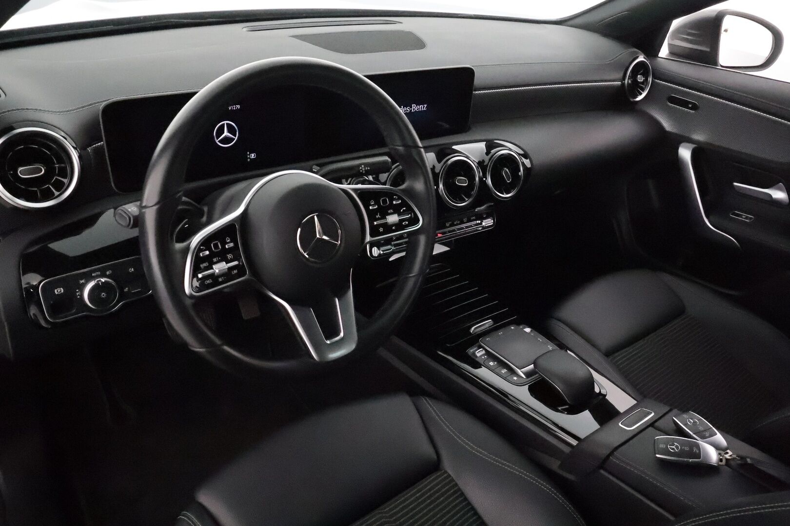 Mercedes-Benz CLA 2020 220 4MATIC A Business Progressive *Widescreen / Navi / Kaistavahti / Sporttipenkit / LED High Performance / Lohko / P.kamera* - Suomi-auto / 2x vanteet