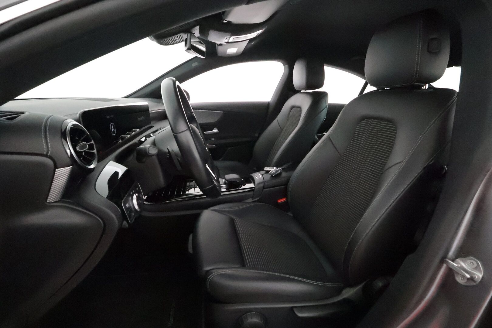 Mercedes-Benz CLA 2020 220 4MATIC A Business Progressive *Widescreen / Navi / Kaistavahti / Sporttipenkit / LED High Performance / Lohko / P.kamera* - Suomi-auto / 2x vanteet - HULLU BLACKWEEK KORKOTARJOUS 2,49%