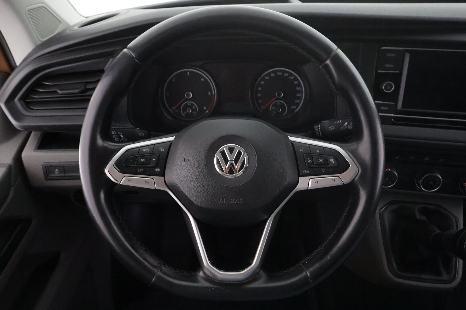 Volkswagen Transporter 2020 umpipakettiauto 2,0 TDI 110 kW 4Motion * Vakkari / Webasto / Koukku / LED / Apple&Android* - Suomi-auto / Kahdet renkaat