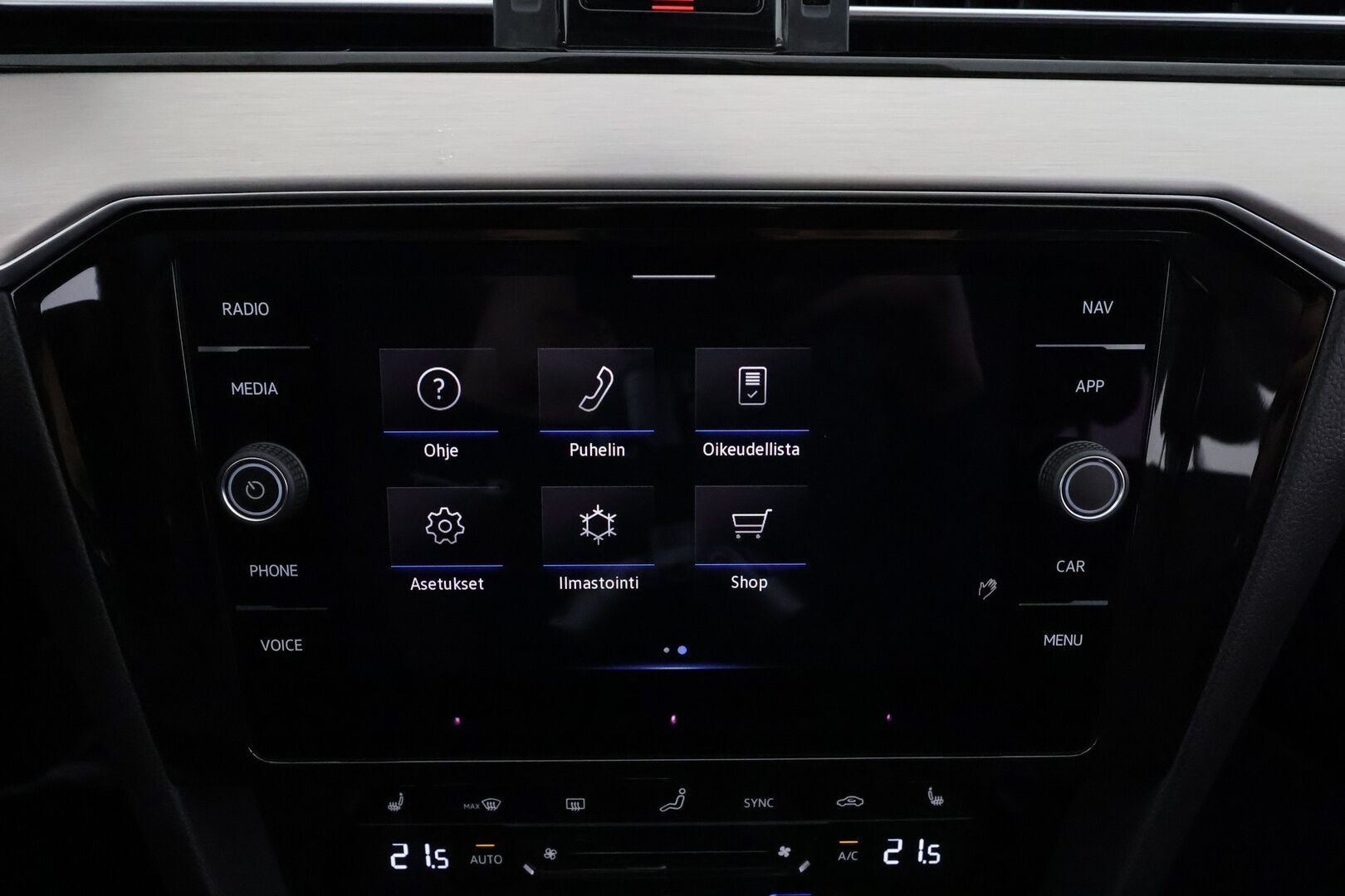 Volkswagen Passat 2022 Variant R-Line 2,0 TDI EVO SCR 110 kW DSG * ACC / Webasto / Koukku / IQ-Light / P.Kamera / Hierova Muistipenkki * - 1.Om suomi-auto / Kahdet Renkaat / Huippu varusteet - HULLUT AVAJAISHULINAT KORKOTARJOUS 3,29 %