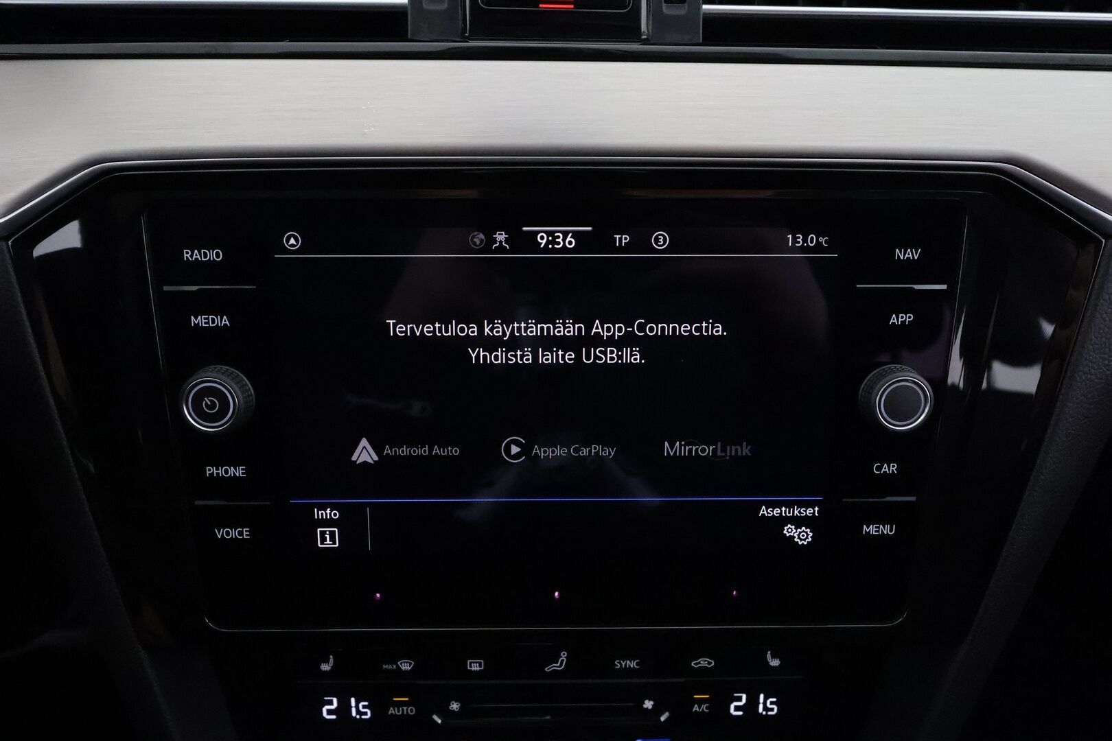 Volkswagen Passat 2022 Variant R-Line 2,0 TDI EVO SCR 110 kW DSG * ACC / Webasto / Koukku / IQ-Light / P.Kamera / Hierova Muistipenkki * - 1.Om suomi-auto / Kahdet Renkaat / Huippu varusteet