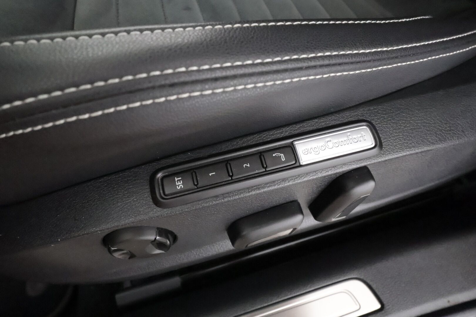 Volkswagen Passat 2022 Variant R-Line 2,0 TDI EVO SCR 110 kW DSG * ACC / Webasto / Koukku / IQ-Light / P.Kamera / Hierova Muistipenkki * - 1.Om suomi-auto / Kahdet Renkaat / Huippu varusteet