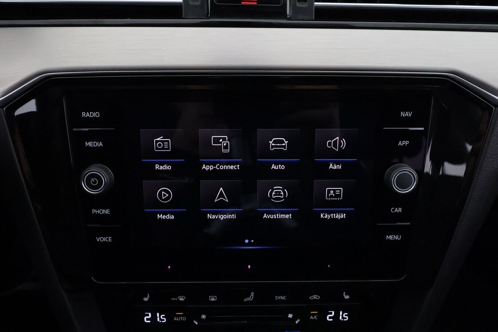 Volkswagen Passat 2022 Variant R-Line 2,0 TDI EVO SCR 110 kW DSG * ACC / Webasto / Koukku / IQ-Light / P.Kamera / Hierova Muistipenkki * - 1.Om suomi-auto / Kahdet Renkaat / Huippu varusteet - HULLUT AVAJAISHULINAT KORKOTARJOUS 3,29 %