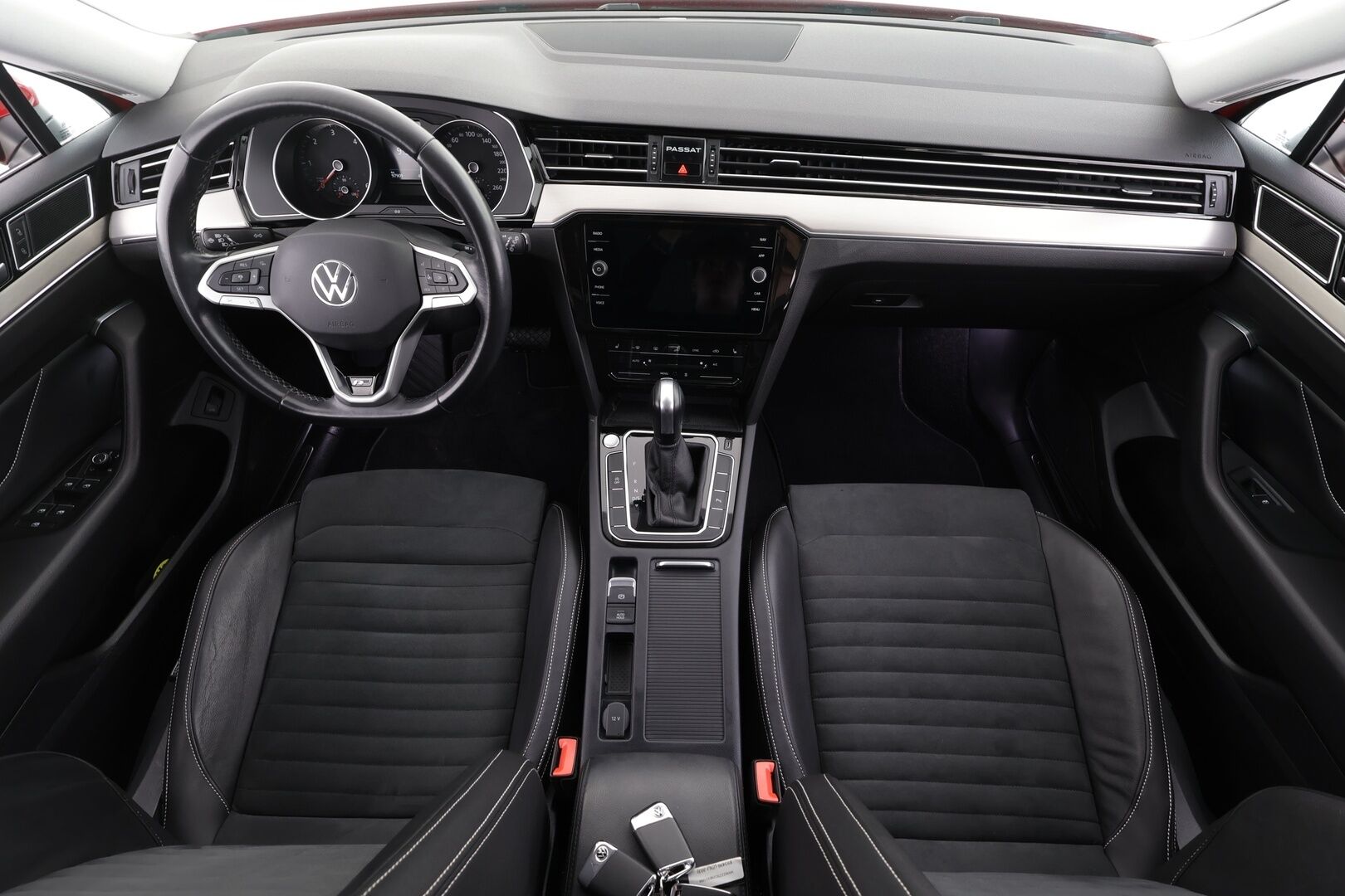 Volkswagen Passat 2022 Variant R-Line 2,0 TDI EVO SCR 110 kW DSG * ACC / Webasto / Koukku / IQ-Light / P.Kamera / Hierova Muistipenkki * - 1.Om suomi-auto / Kahdet Renkaat / Huippu varusteet - HULLUT AVAJAISHULINAT KORKOTARJOUS 3,29 %