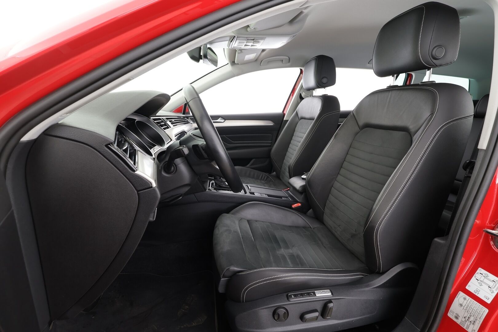 Volkswagen Passat 2022 Variant R-Line 2,0 TDI EVO SCR 110 kW DSG * ACC / Webasto / Koukku / IQ-Light / P.Kamera / Hierova Muistipenkki * - 1.Om suomi-auto / Kahdet Renkaat / Huippu varusteet