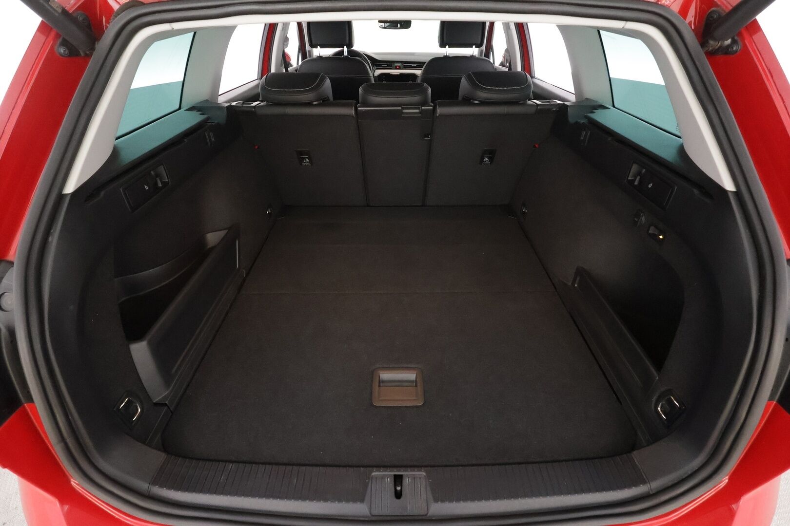 Volkswagen Passat 2022 Variant R-Line 2,0 TDI EVO SCR 110 kW DSG * ACC / Webasto / Koukku / IQ-Light / P.Kamera / Hierova Muistipenkki * - 1.Om suomi-auto / Kahdet Renkaat / Huippu varusteet