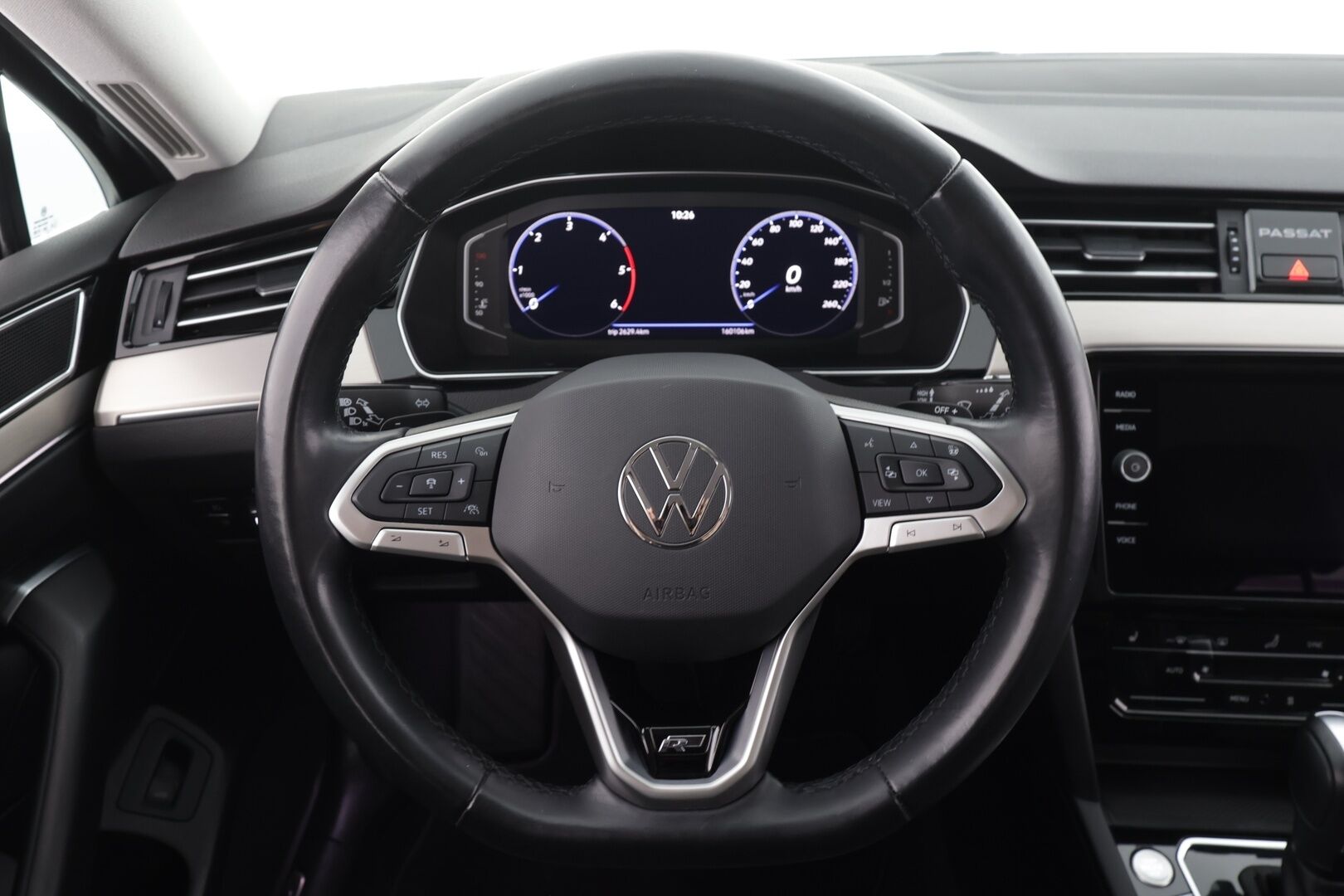 Volkswagen Passat 2022 Variant R-Line Business 2,0 TDI EVO SCR 110 kW DSG * Webasto / Koukku / ACC / Matrix-LED / P.Kamera / Navi / Keyless * - 1-om suomi-auto / Kahdet renkaat - HULLUT BLACKWEEK JATKOT - KORKOTARJOUS 2,49%