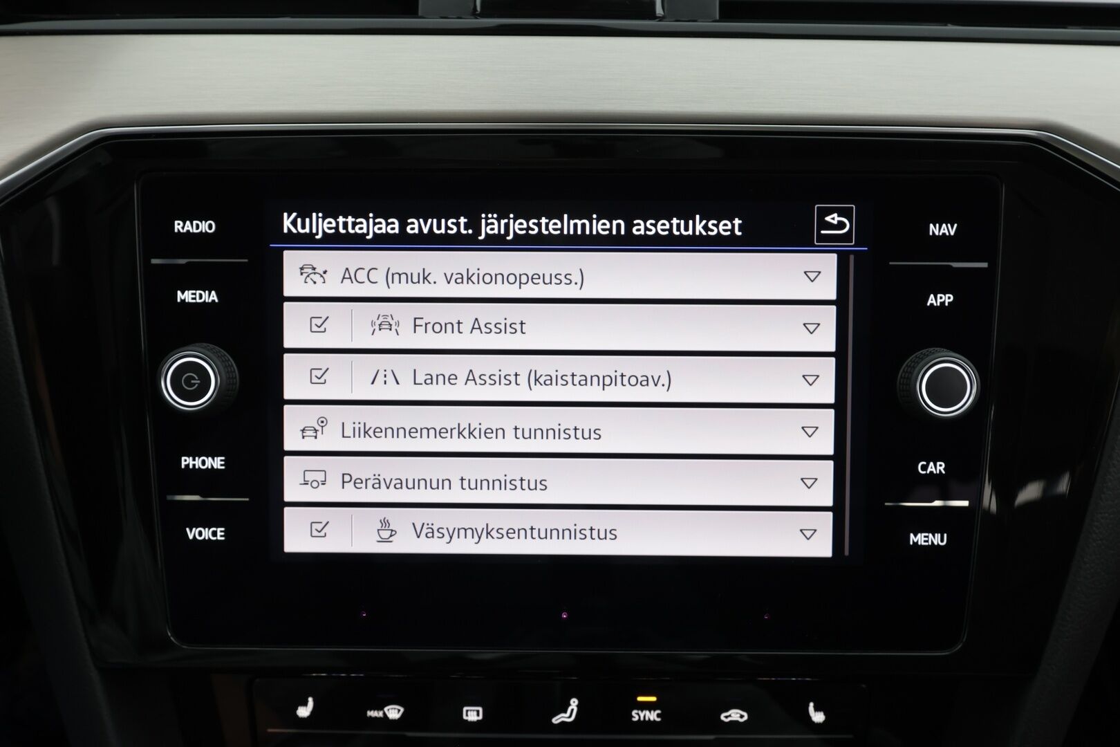 Volkswagen Passat 2022 Variant R-Line Business 2,0 TDI EVO SCR 110 kW DSG * Webasto / Koukku / ACC / Matrix-LED / P.Kamera / Navi / Keyless * - 1-om suomi-auto / Kahdet renkaat - HULLUT BLACKWEEK JATKOT - KORKOTARJOUS 2,49%