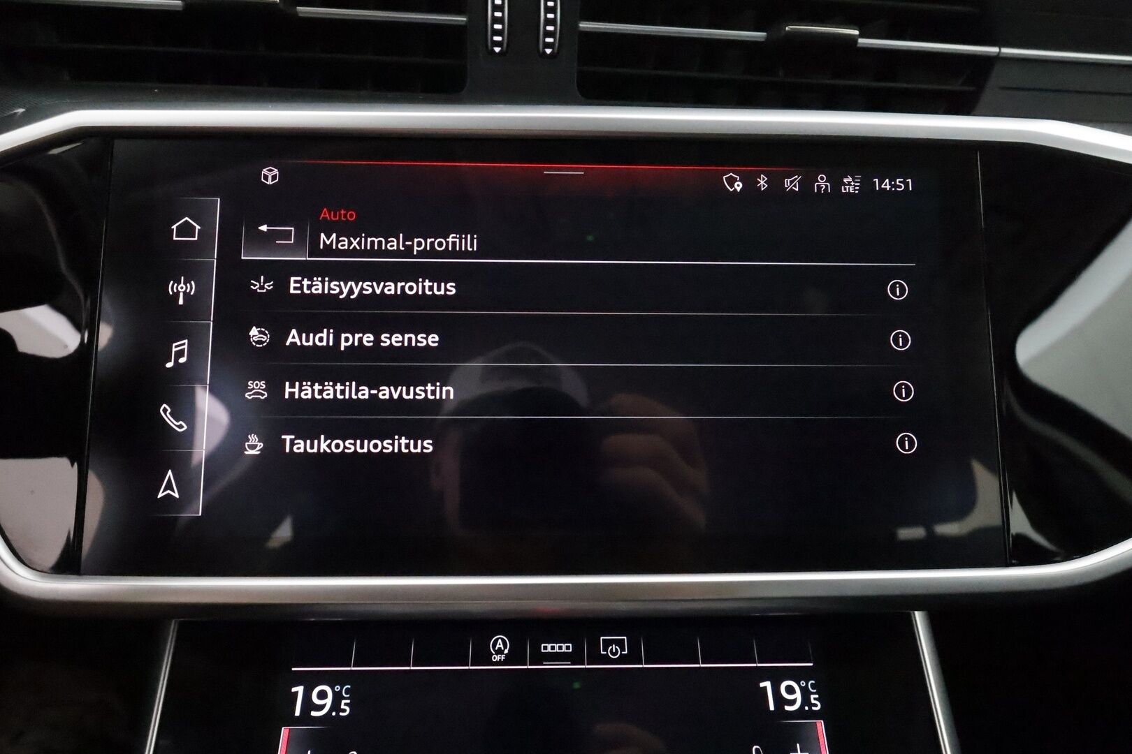 Audi A6 2022 Avant Business 40 TDI MHEV quattro S tronic ** Webasto / Adapt.Vakkari / Matrix-LED / P.Kamera / Sporttipenkit / Navi ** - 3,99 % KORKOTARJOUS TÄHÄN AUTOON - 2-Omisteinen Suomi-auto / Kahdet Renkaat