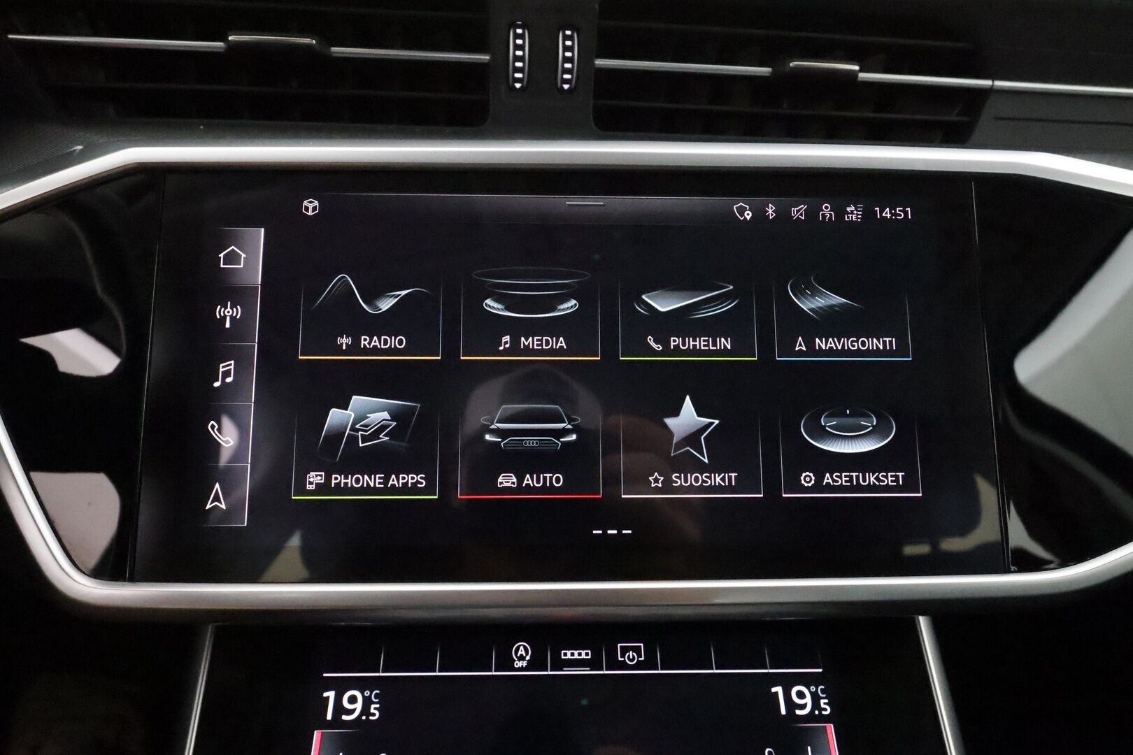 Audi A6 2022 Avant Business 40 TDI MHEV quattro S tronic ** Webasto / Adapt.Vakkari / Matrix-LED / P.Kamera / Sporttipenkit / Navi ** - 3,99 % KORKOTARJOUS TÄHÄN AUTOON - 2-Omisteinen Suomi-auto / Kahdet Renkaat