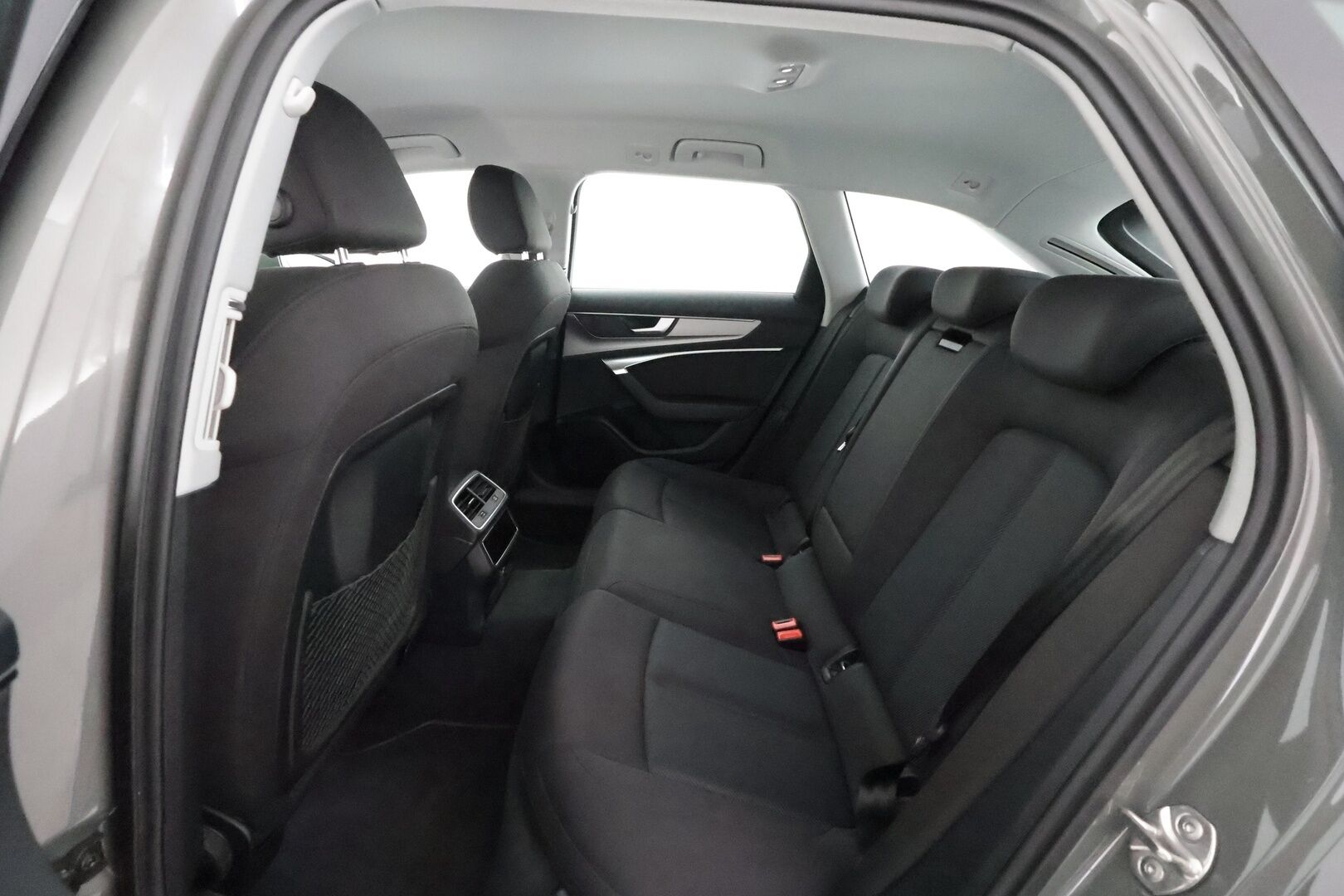 Audi A6 2022 Avant Business 40 TDI MHEV quattro S tronic ** Webasto / Adapt.Vakkari / Matrix-LED / P.Kamera / Sporttipenkit / Navi ** - 3,99 % KORKOTARJOUS TÄHÄN AUTOON - 2-Omisteinen Suomi-auto / Kahdet Renkaat