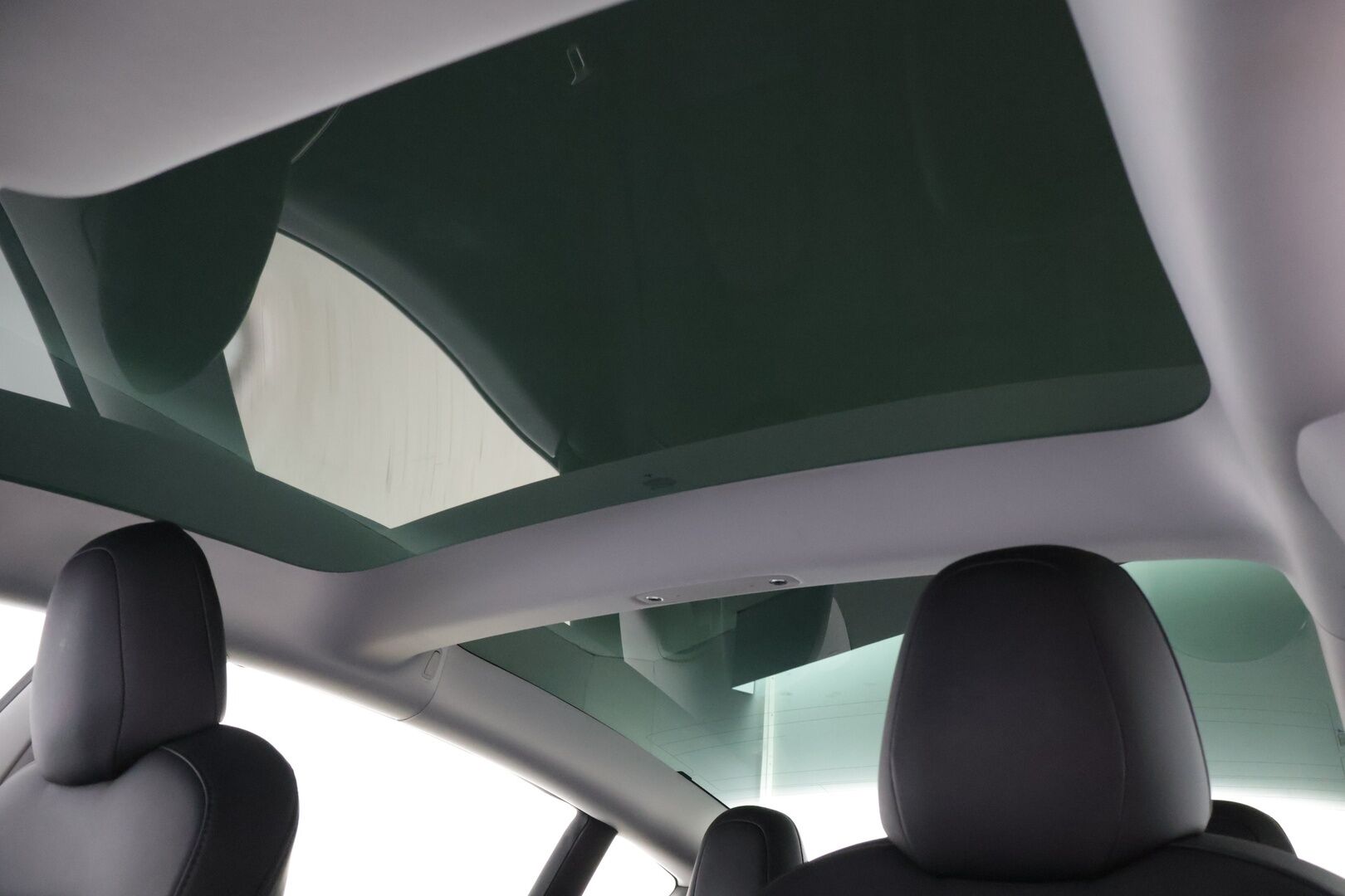 Tesla Model 3 2021 Standard Range Plus * Autopilot / Premium Audio / Panorama / P.kamera / Kaistavahti / Navi / ILP / * - Siisti Tesla super pienillä kilometreillä!