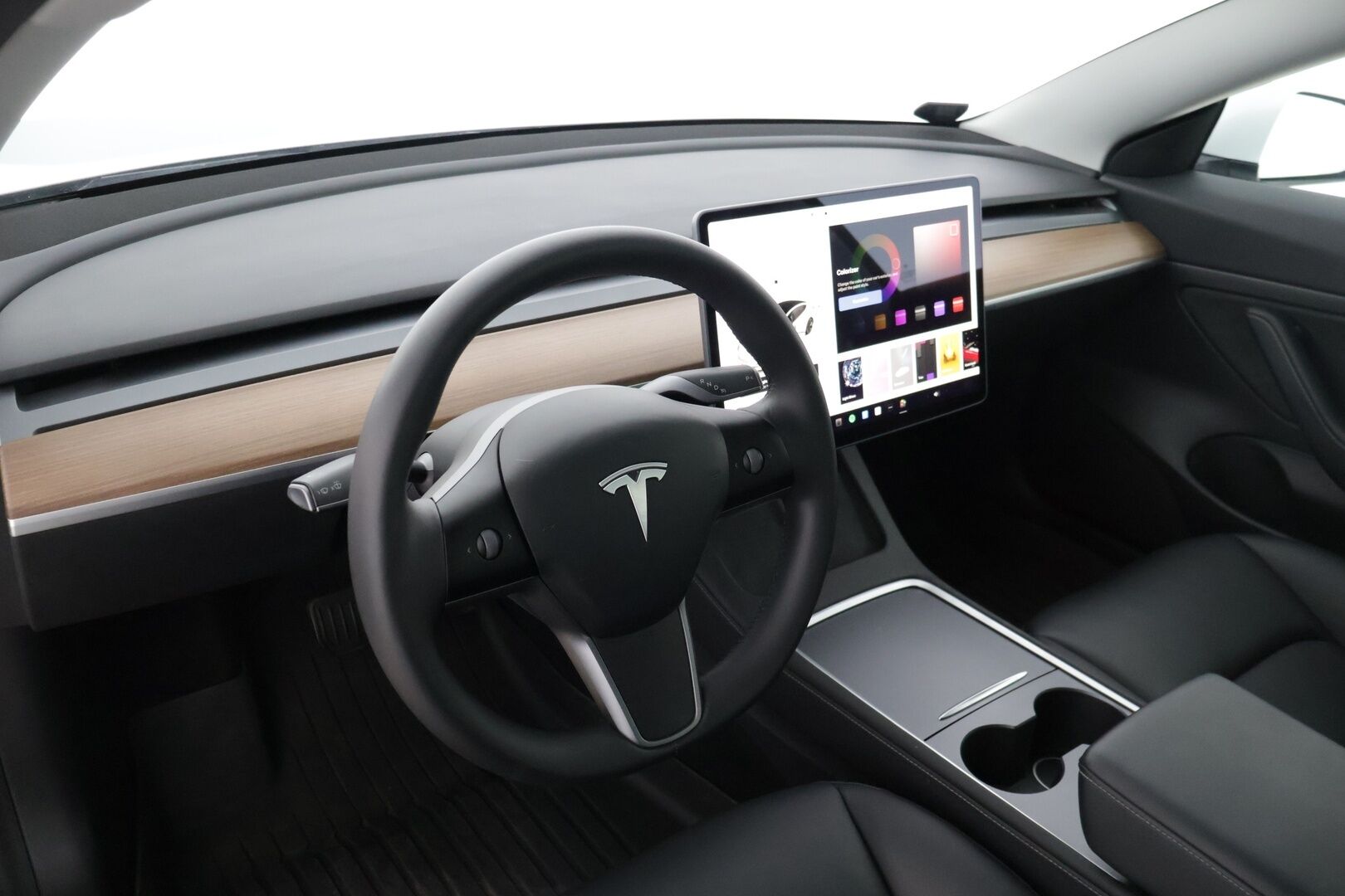 Tesla Model 3 2021 Standard Range Plus * Autopilot / Premium Audio / Panorama / P.kamera / Kaistavahti / Navi / ILP / * - Siisti Tesla super pienillä kilometreillä!
