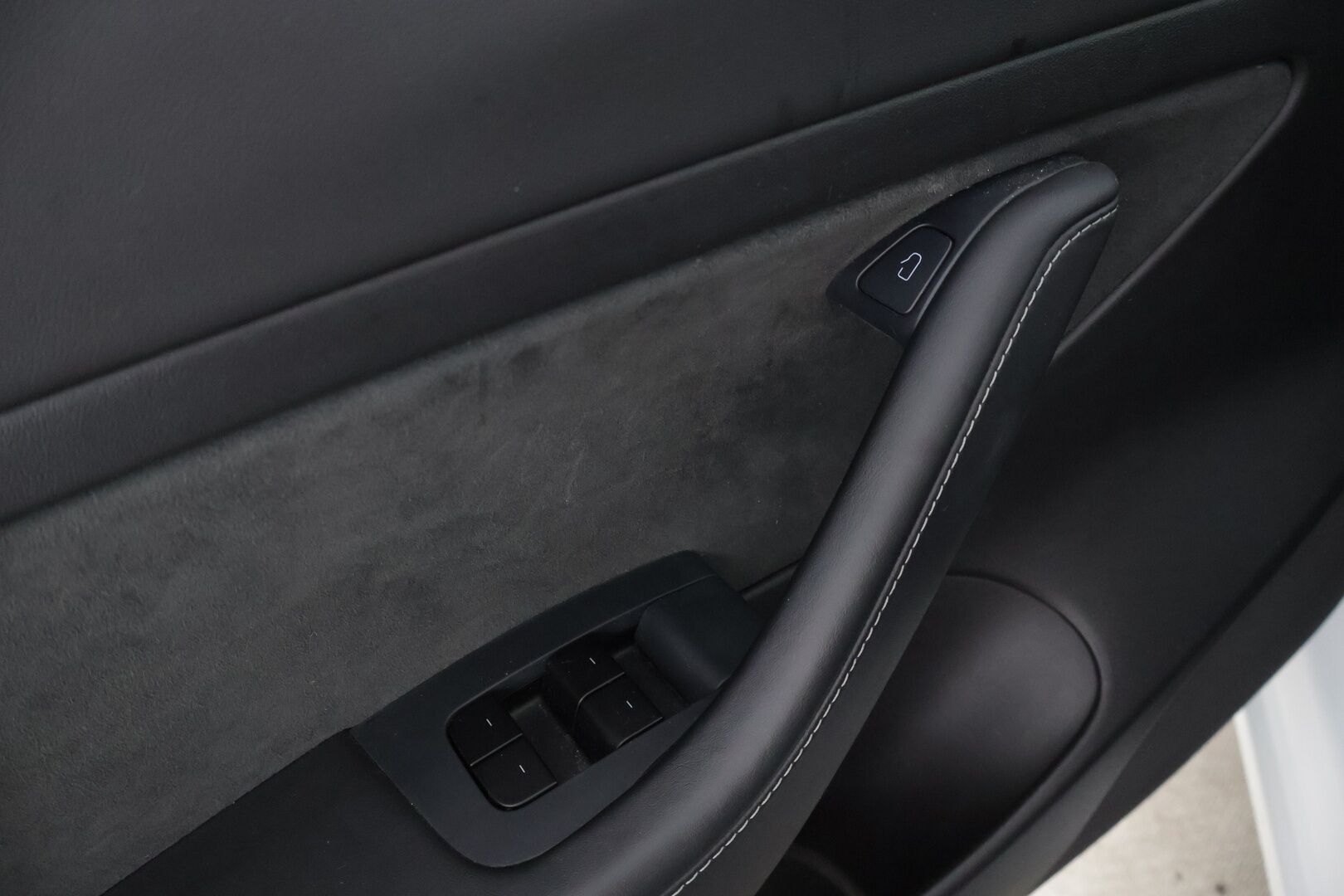 Tesla Model 3 2021 Standard Range Plus * Autopilot / Premium Audio / Panorama / P.kamera / Kaistavahti / Navi / ILP / * - Siisti Tesla super pienillä kilometreillä!