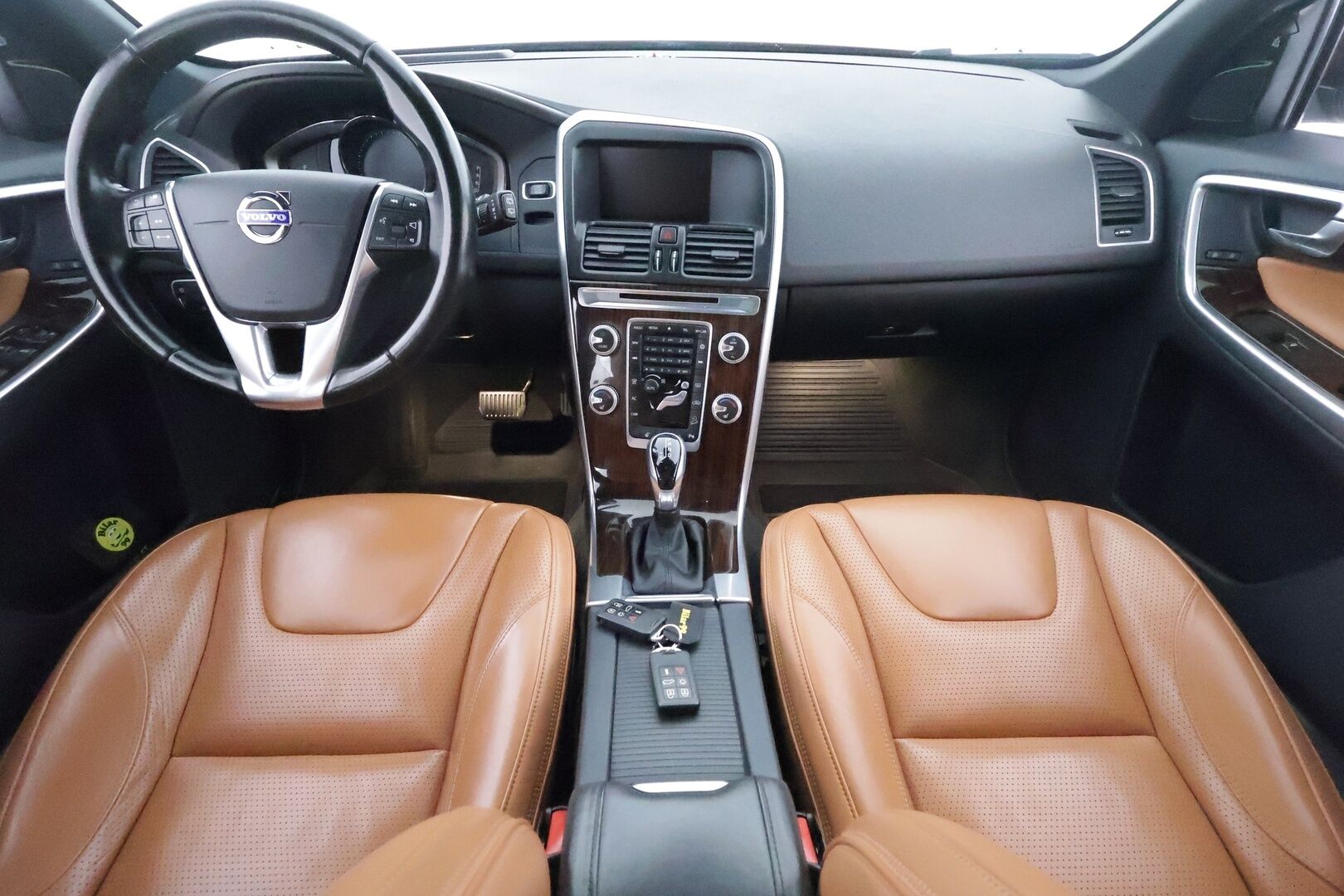 Volvo XC60 2016 D4 AWD Summum aut **Facelift / Adapt. vakkari / Panorama / Webasto / Koukku / P.kamera / Keyless / Muistipenkki**