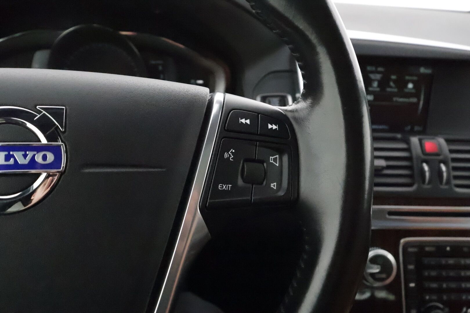 Volvo XC60 2016 D4 AWD Summum aut **Facelift / Adapt. vakkari / Panorama / Webasto / Koukku / P.kamera / Keyless / Muistipenkki**