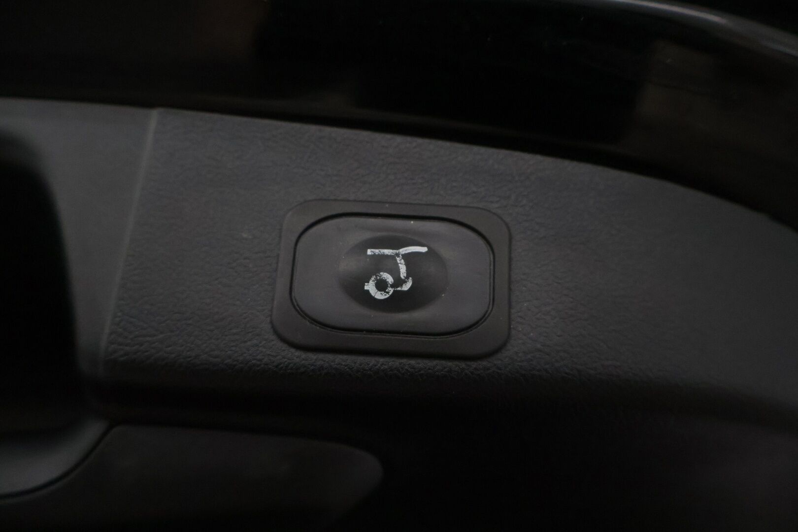 Ford Focus 2022 1,0 EcoBoost 125hv A8 ST-Line Wagon *Suomi-auto / Webasto / Navi / Digimittaristo / P.Kamera / Koukku* - Kahdet renkaat ja vanteet!