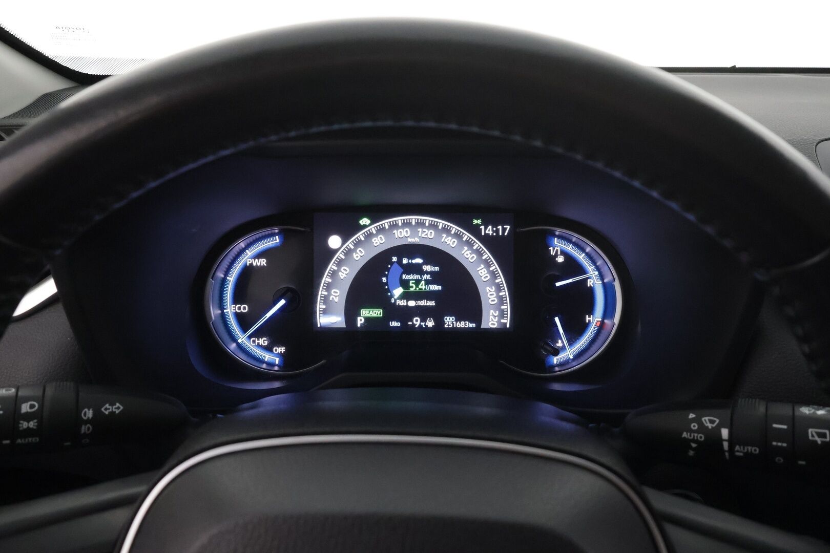 Toyota RAV4 2022 2,5 Hybrid AWD-i Business * Koukku / ACC / LED / P.kamera / Sisätilanlämmitin / Navi / Kaistavahti * - 1.om Suomi-auto / Harvinainen Blue Flame väri / Kahdet renkaat aluvanteilla / Merkkihuollot