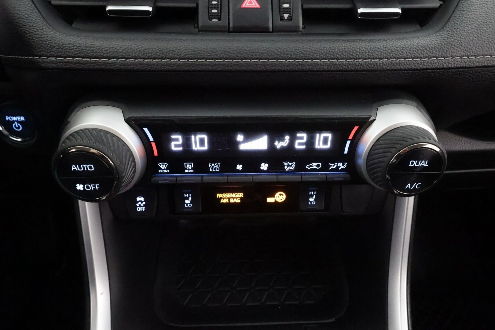 Toyota RAV4 2022 2,5 Hybrid AWD-i Business * Koukku / ACC / LED / P.kamera / Sisätilanlämmitin / Navi / Kaistavahti * - 1.om Suomi-auto / Harvinainen Blue Flame väri / Kahdet renkaat aluvanteilla / Merkkihuollot