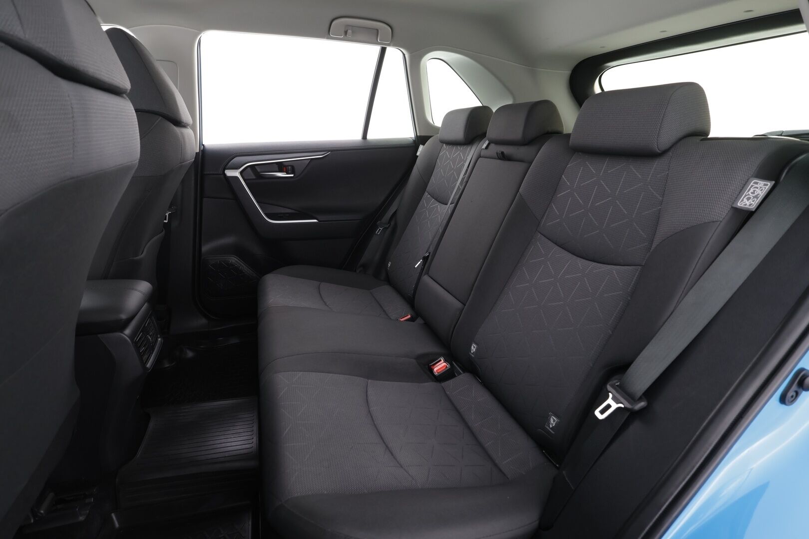 Toyota RAV4 2022 2,5 Hybrid AWD-i Business * Koukku / ACC / LED / P.kamera / Sisätilanlämmitin / Navi / Kaistavahti * - 1.om Suomi-auto / Harvinainen Blue Flame väri / Kahdet renkaat aluvanteilla / Merkkihuollot