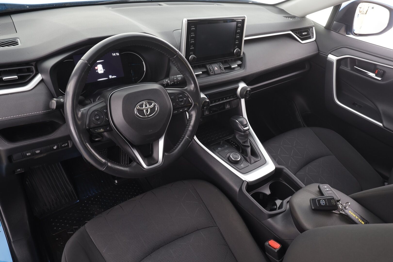 Toyota RAV4 2022 2,5 Hybrid AWD-i Business * Koukku / ACC / LED / P.kamera / Sisätilanlämmitin / Navi / Kaistavahti * - 1.om Suomi-auto / Harvinainen Blue Flame väri / Kahdet renkaat aluvanteilla / Merkkihuollot