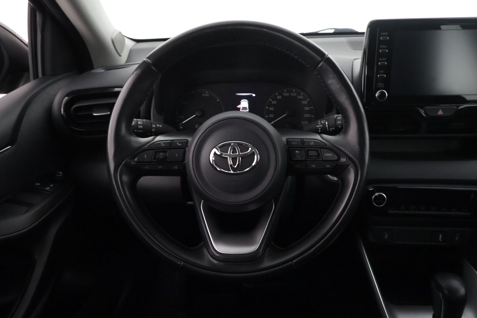Toyota Yaris 2022 1,5 Hybrid Active - | ACC | Lohko | P.Kamera | Ratinlämmitys | Navi | Apple&Android | Suomi-auto | Kahdet Renkaat |