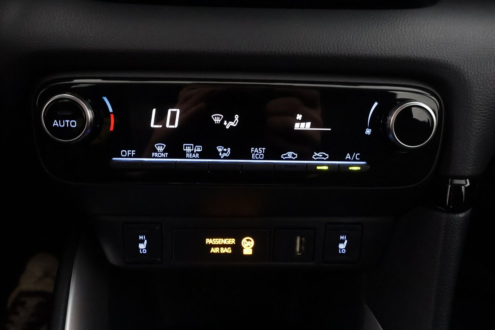 Toyota Yaris 2022 1,5 Hybrid Active - | ACC | Lohko | P.Kamera | Ratinlämmitys | Navi | Apple&Android | Suomi-auto | Kahdet Renkaat |