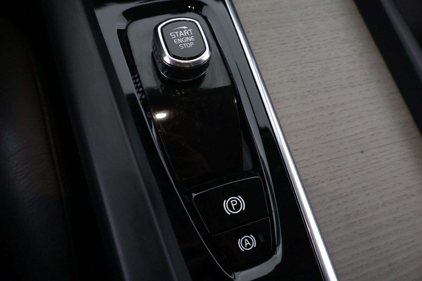 Volvo S60 2022 B5 MHEV Business Inscription Edition aut - 2.Om Suomi-auto | Merkkihuollettu | ACC | Webasto | P.kamera | Navi | Muistipenkki | Carplay | Koukku | 2x renkaat